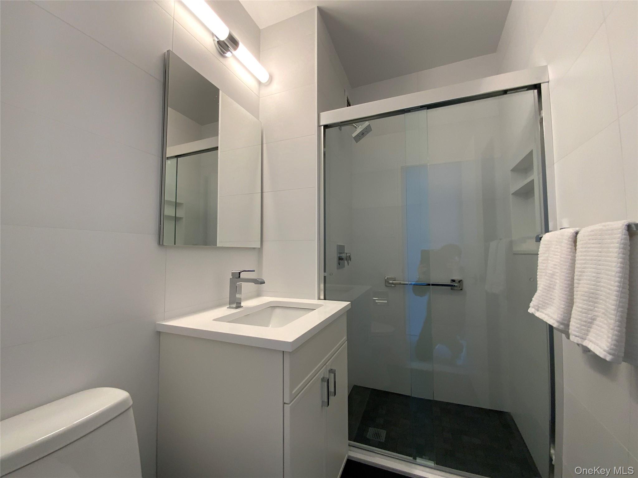 #15 photo, 27110 Grand Central Parkway, কুইন্‌স Floral Park , NY 11005