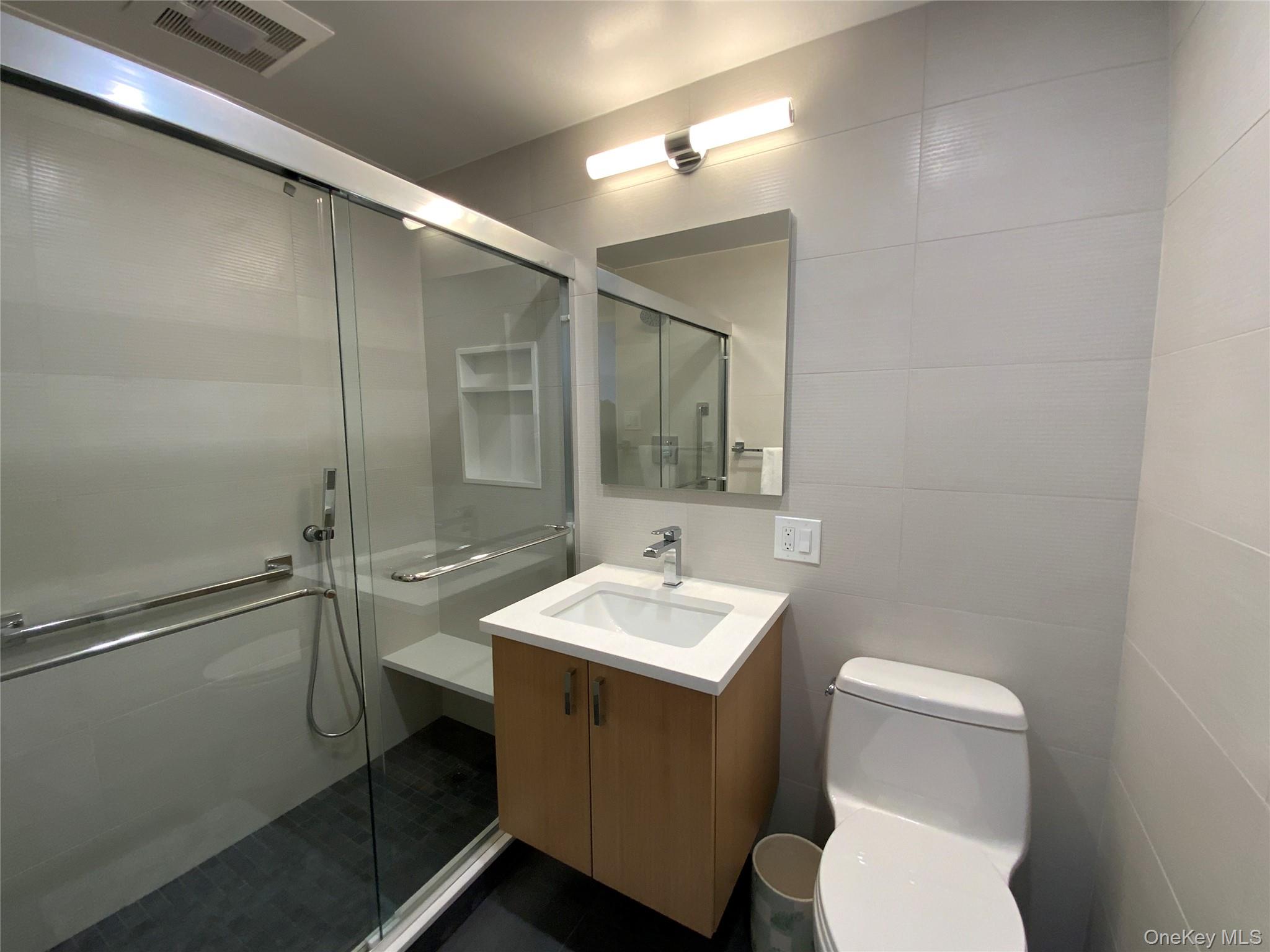 #20 photo, 27110 Grand Central Parkway, কুইন্‌স Floral Park , NY 11005