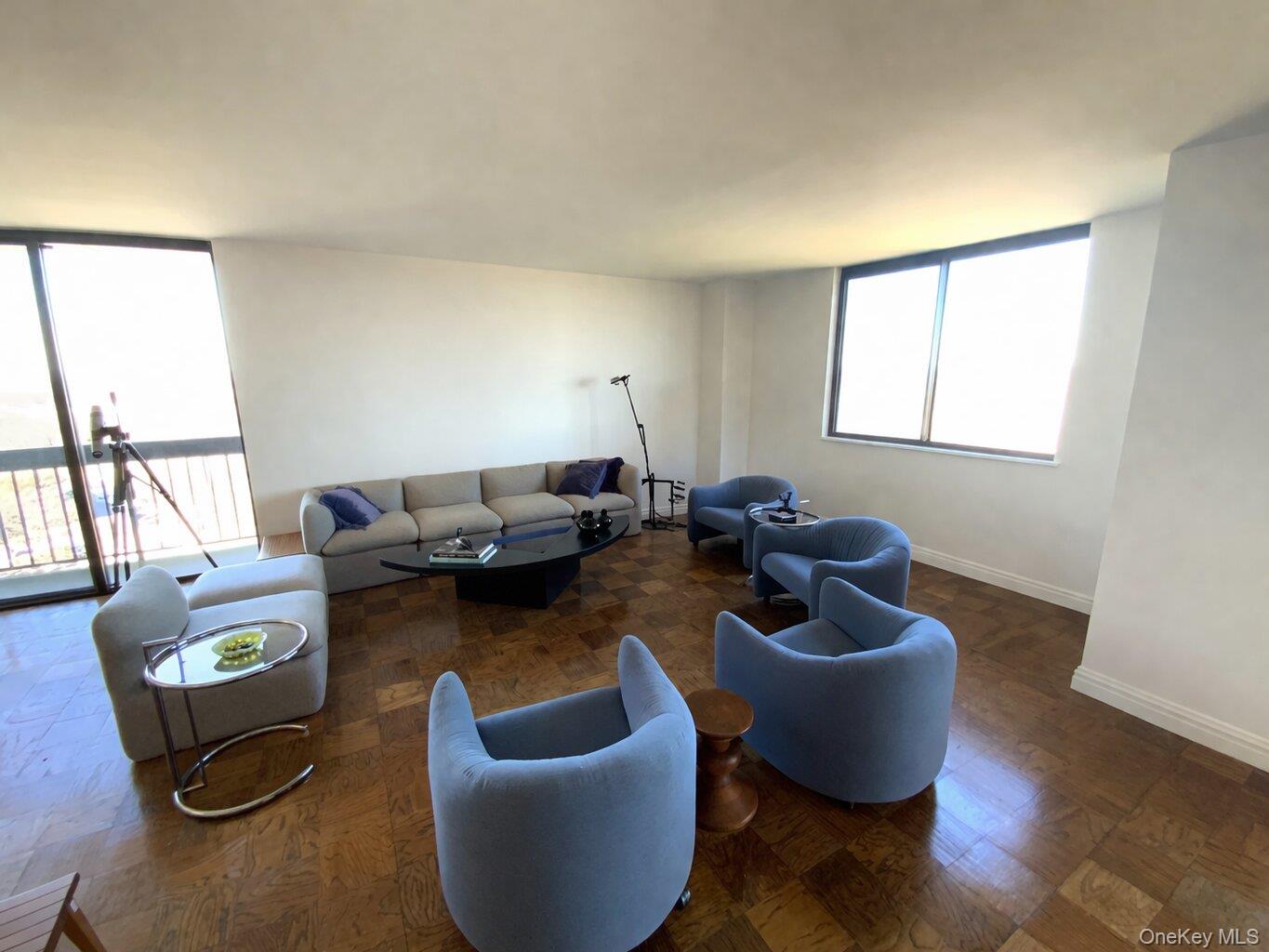 #5 photo, 27110 Grand Central Parkway, কুইন্‌স Floral Park , NY 11005