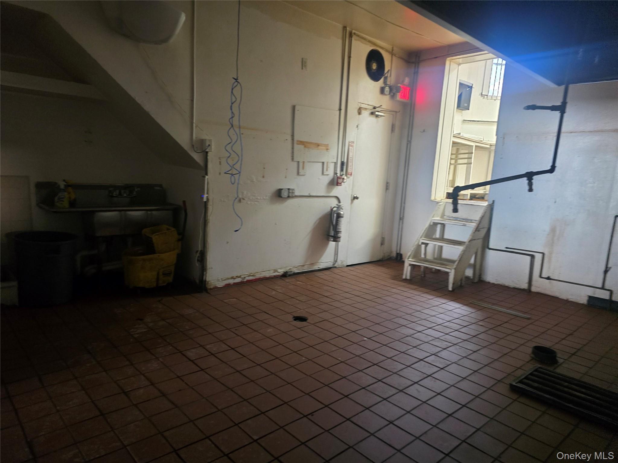 #10 photo, 230 Merrick Road, নাসাউ কাউন্টি Rockville Centre , NY 11570