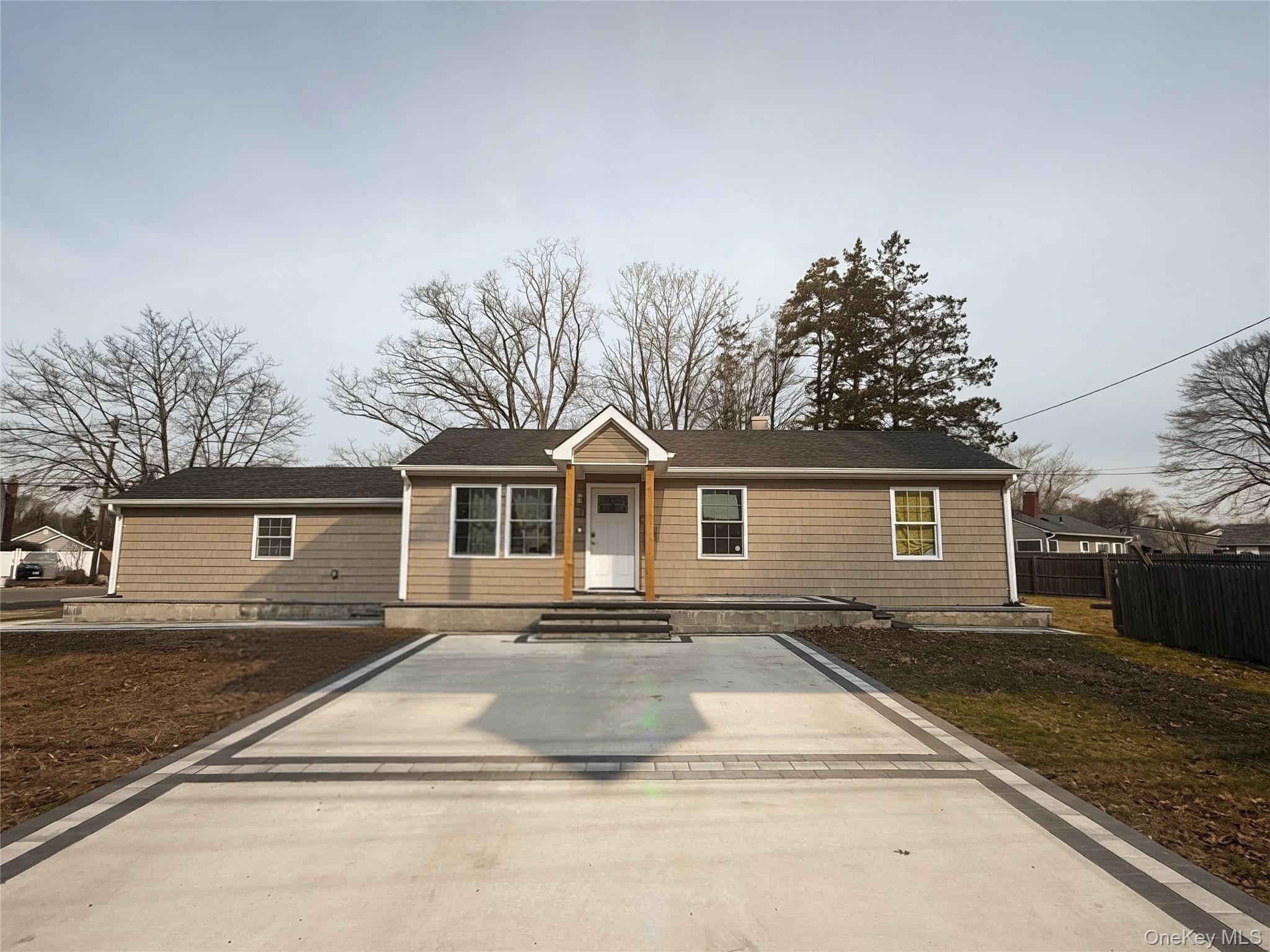 #1 photo, 1013 Merriam Road, सफ़ोक काउंटी Bay Shore , NY 11706