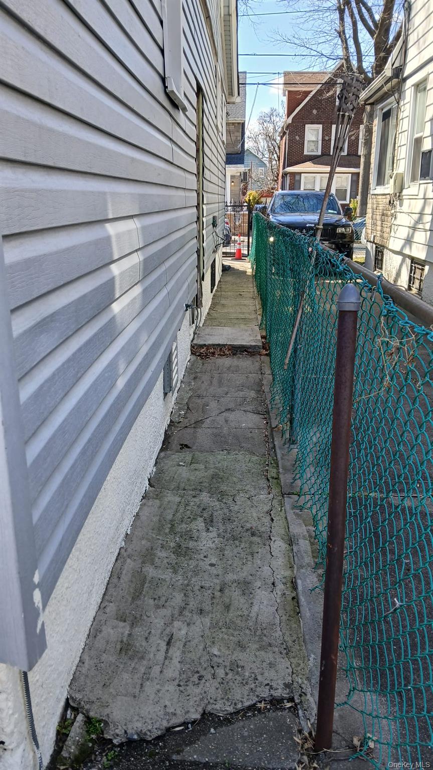 #17 photo, 11633 198 Street, কুইন্‌স Baisley Park , NY 11420