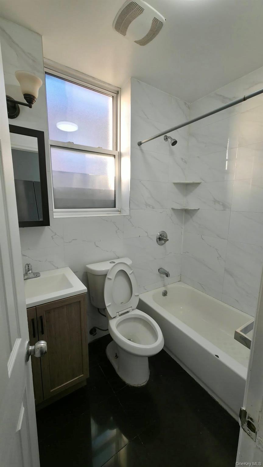 #13 photo, 10631 156th Street, קווינס Jamaica , NY 11433