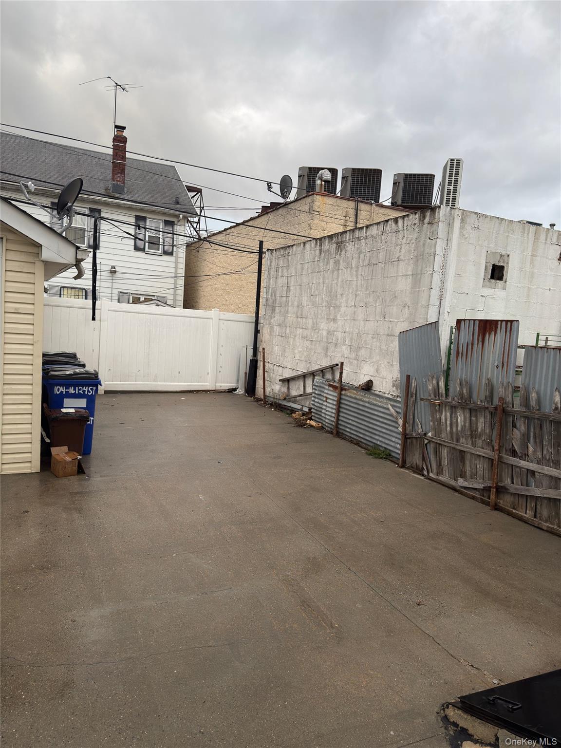 #11 photo, 10416 124th Street, কুইন্‌স Richmond Hill S. , NY 11419