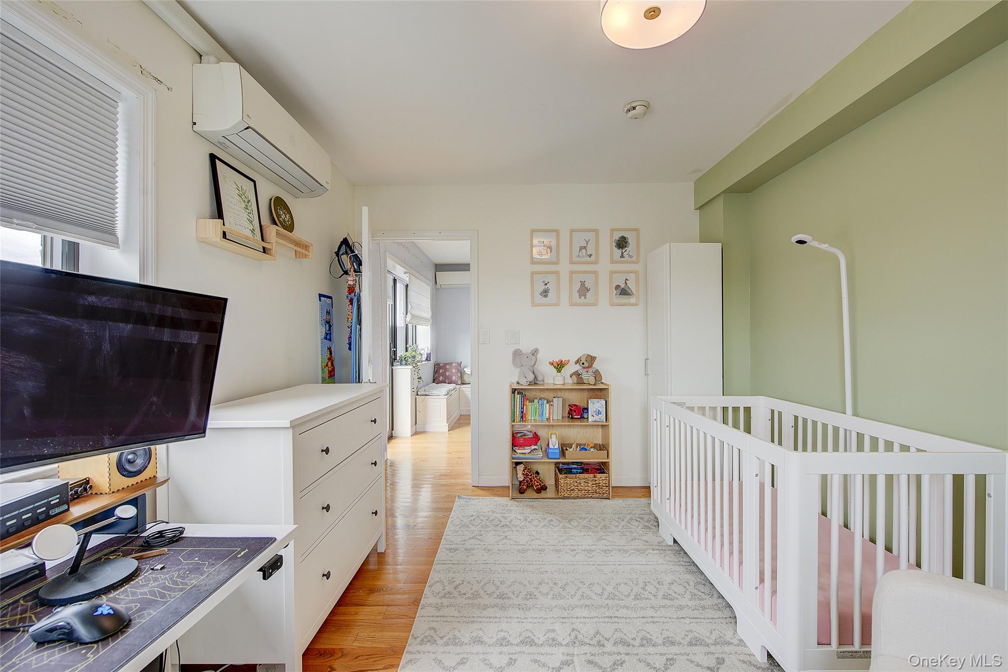 #18 photo, 84-05 Queens Boulevard, কুইন্‌স Elmhurst , NY 11373