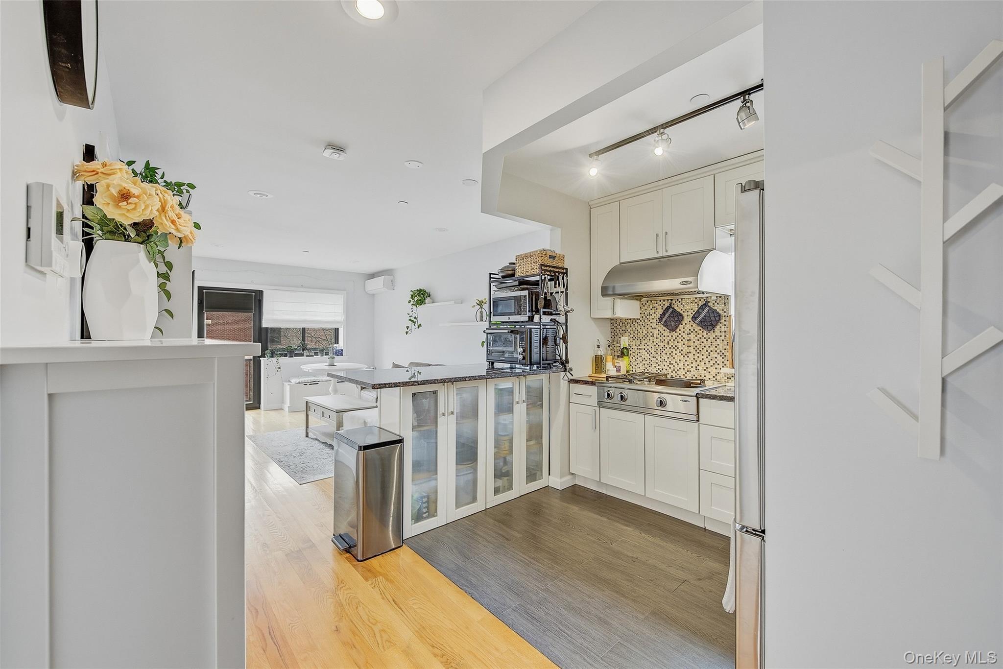 #2 photo, 84-05 Queens Boulevard, কুইন্‌স Elmhurst , NY 11373