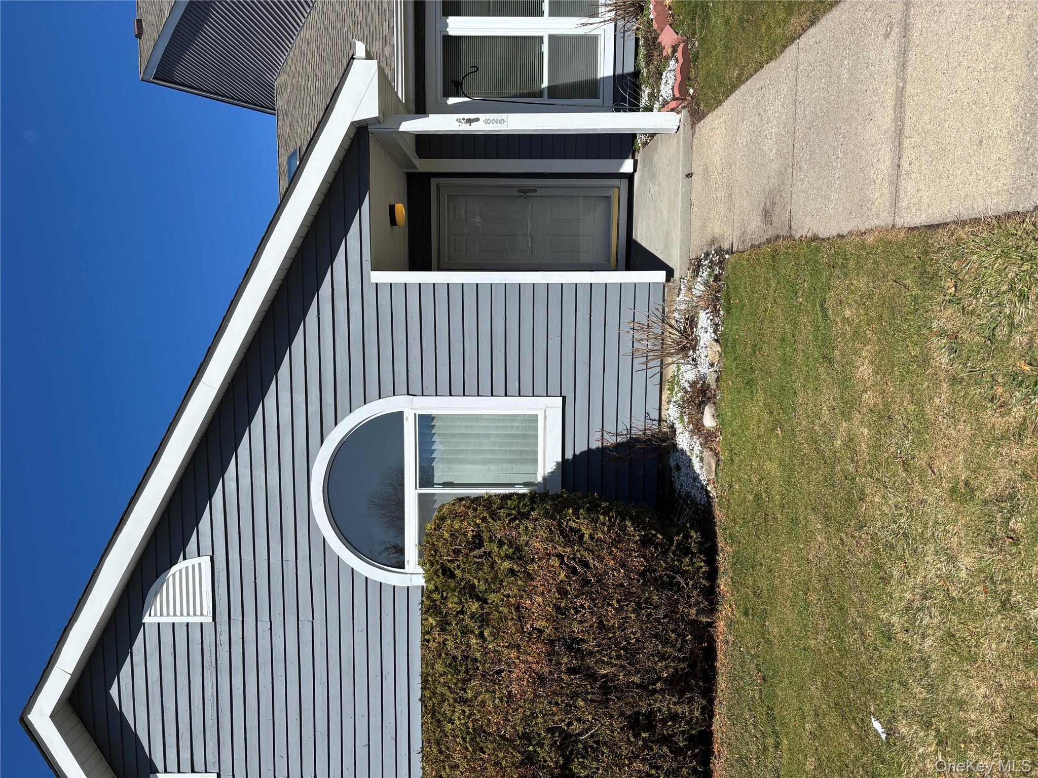 #1 photo, 825 Spring Lake Drive, সাফোক কাউন্টি Middle Island , NY 11953