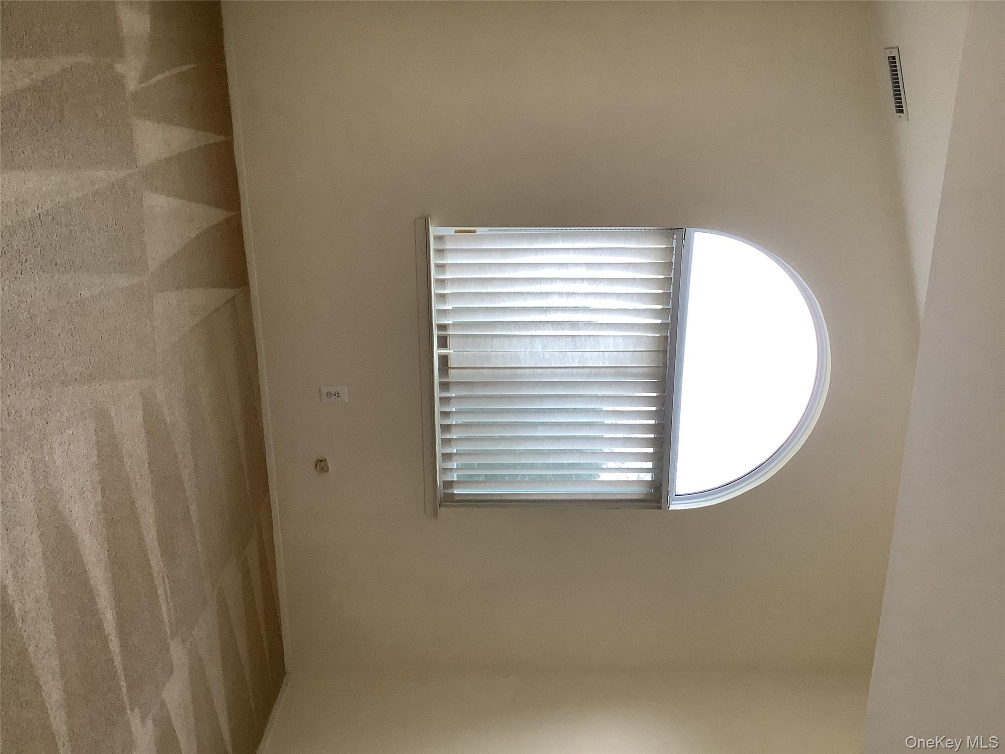 #4 photo, 825 Spring Lake Drive, সাফোক কাউন্টি Middle Island , NY 11953