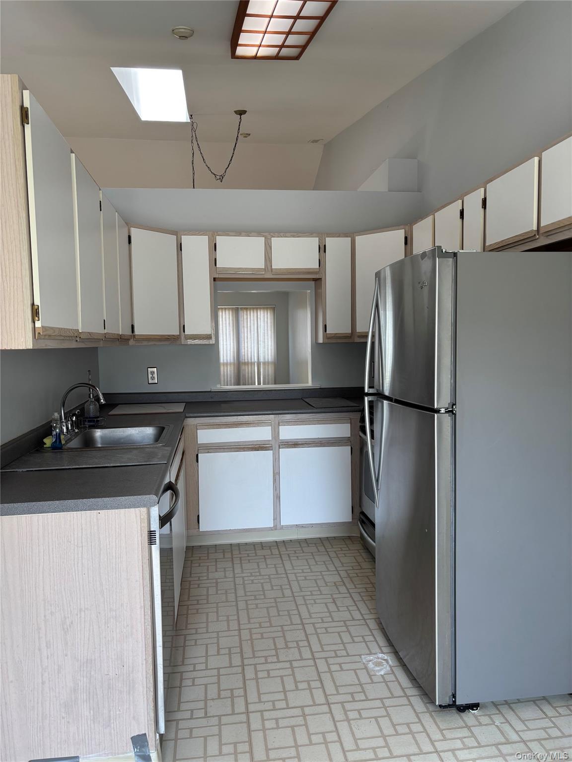 #8 photo, 825 Spring Lake Drive, সাফোক কাউন্টি Middle Island , NY 11953