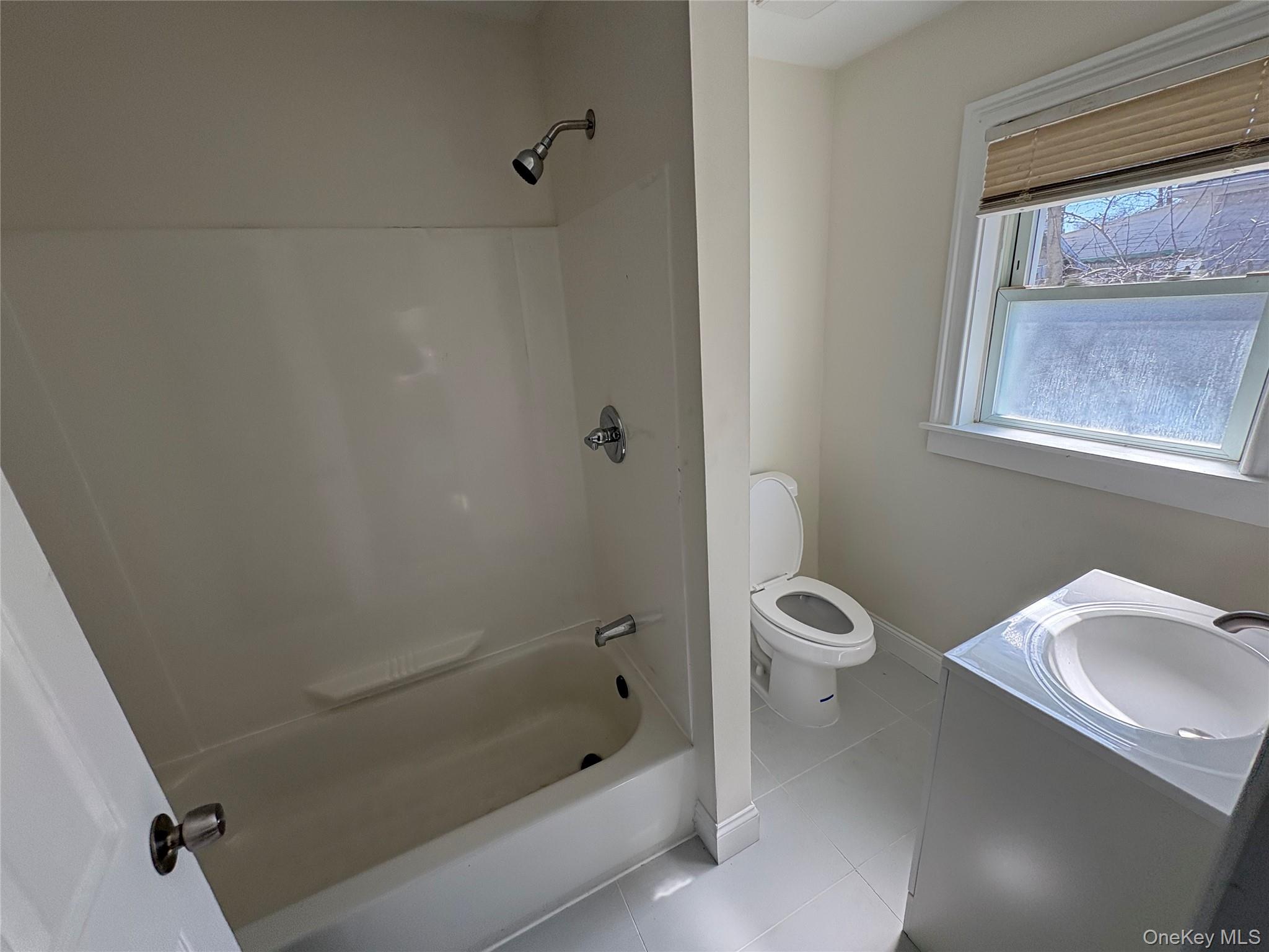 #12 photo, 73C River Avenue, সাফোক কাউন্টি Patchogue , NY 11772