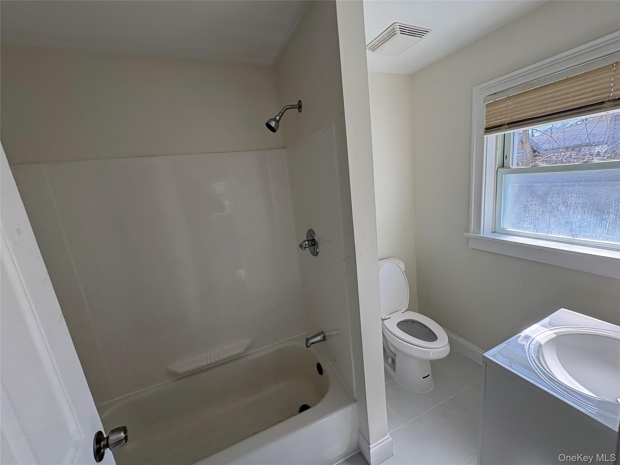 #13 photo, 73C River Avenue, সাফোক কাউন্টি Patchogue , NY 11772