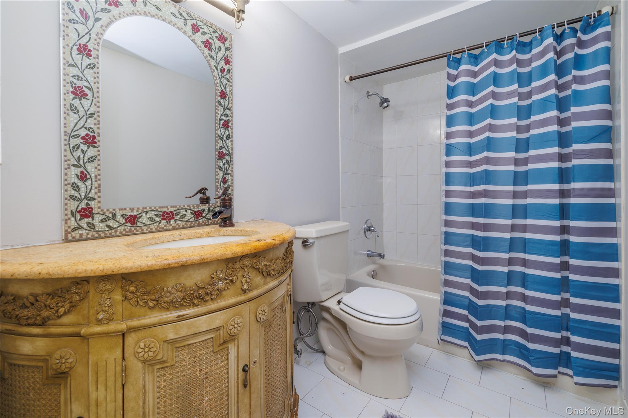 #13 photo, 277 W Broadway, Long Beach , NY 11561