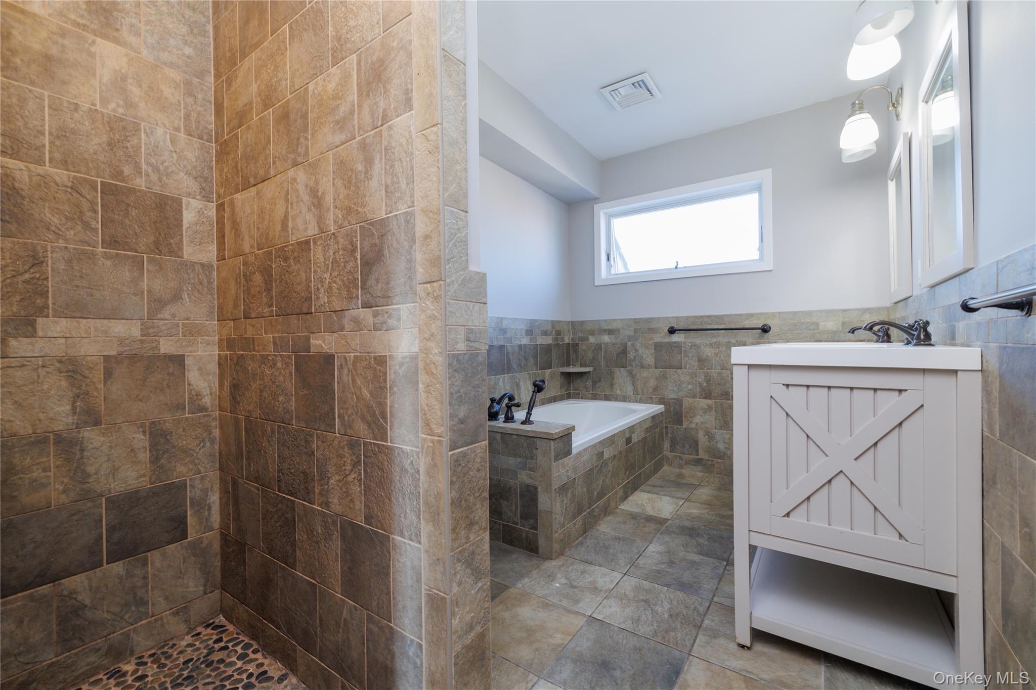 #20 photo, 277 W Broadway, Long Beach , NY 11561