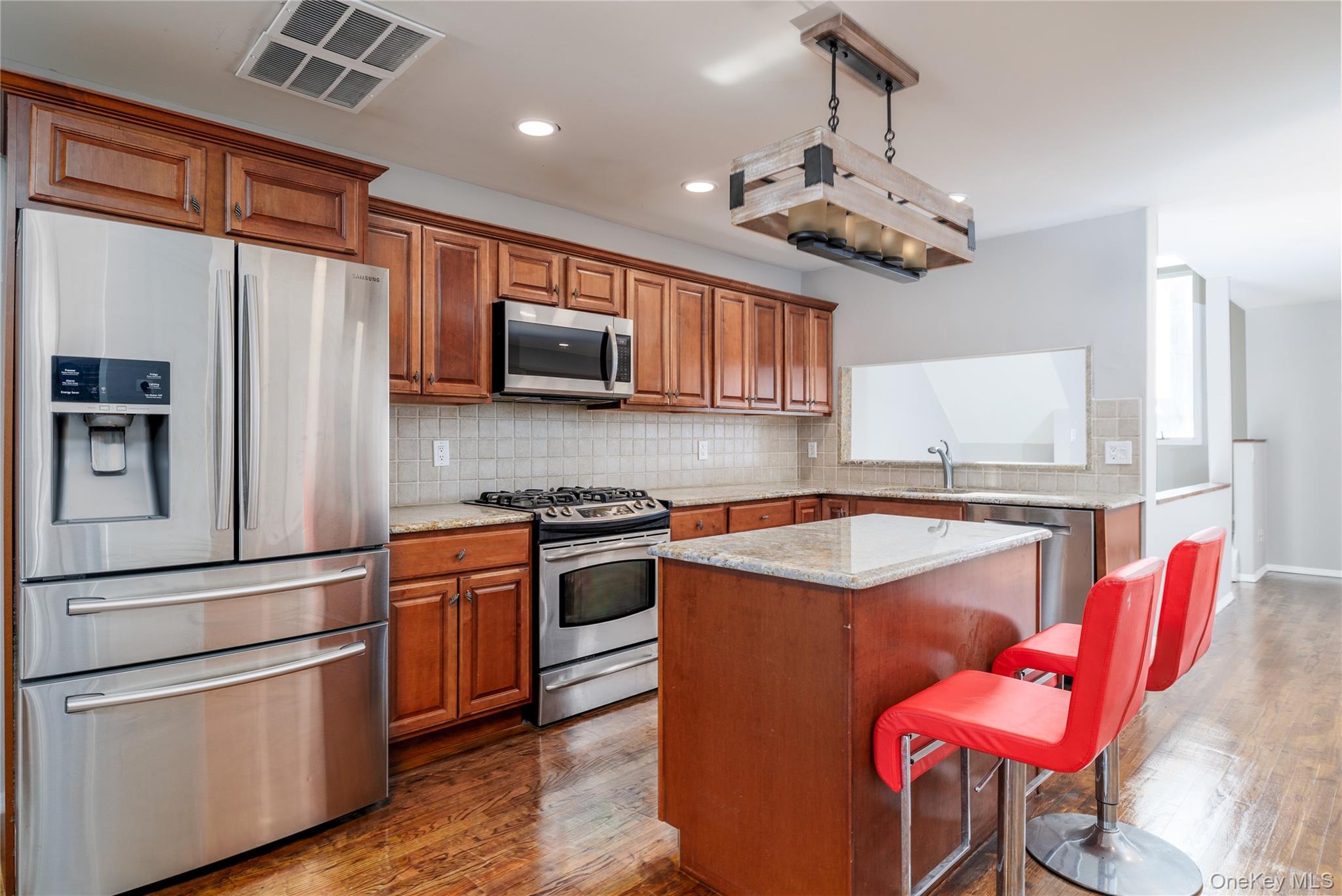 #7 photo, 277 W Broadway, Long Beach , NY 11561