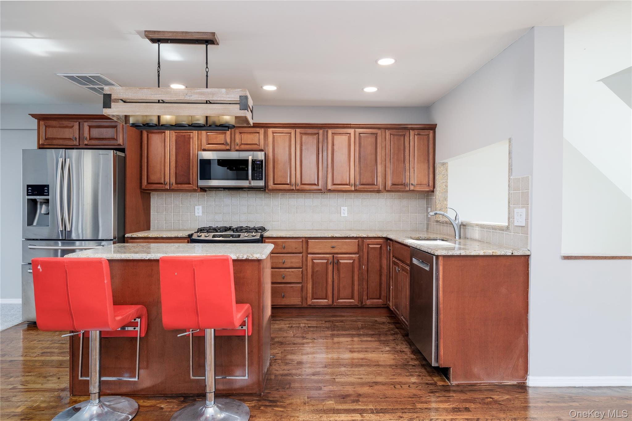 #8 photo, 277 W Broadway, Long Beach , NY 11561