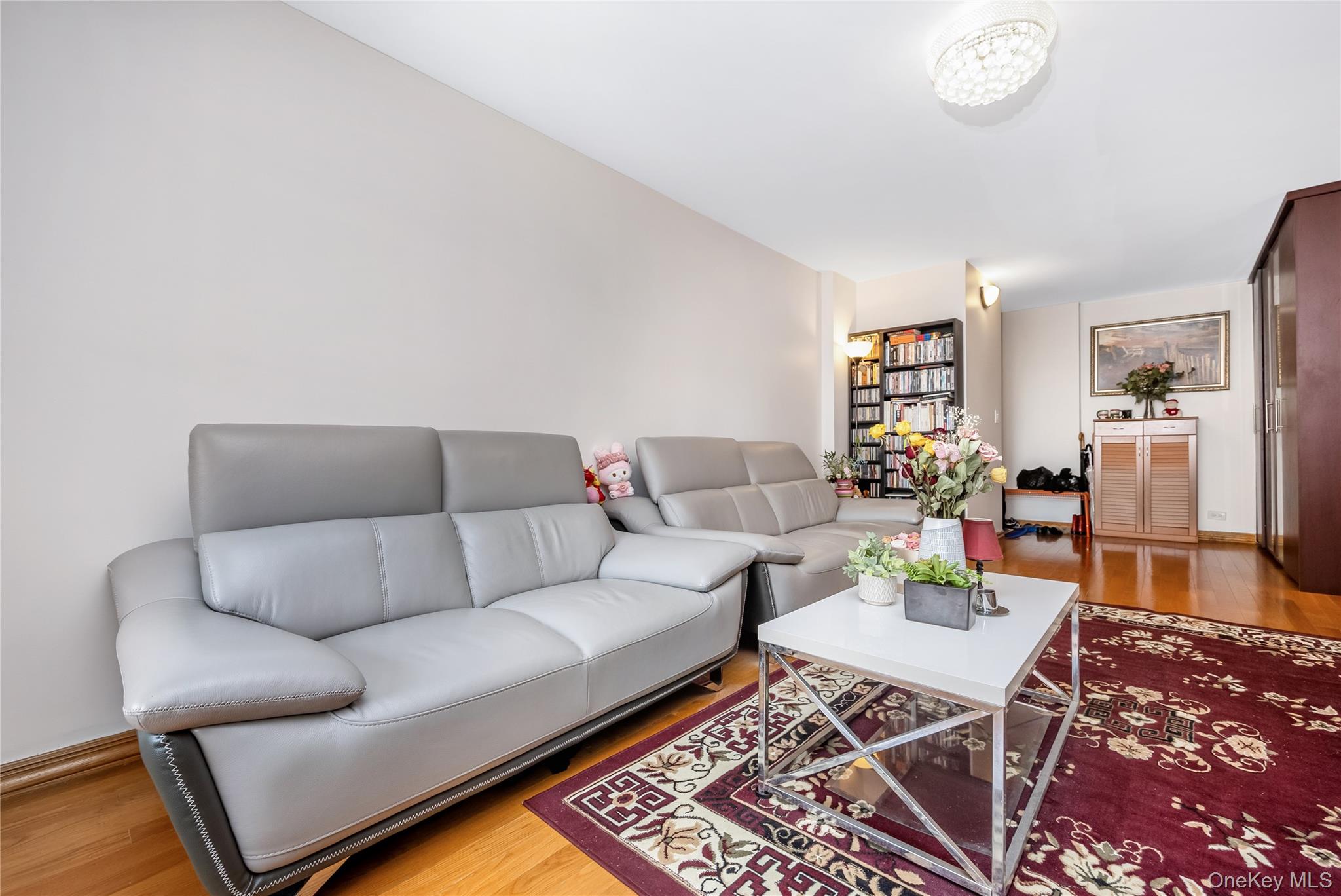 #4 photo, 97-40 62nd Drive, কুইন্‌স Rego Park , NY 11374