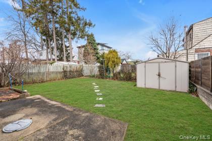 #11 photo, 16615 67th Avenue, কুইন্‌স Fresh Meadows , NY 11365