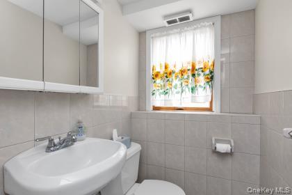 #6 photo, 16615 67th Avenue, কুইন্‌স Fresh Meadows , NY 11365