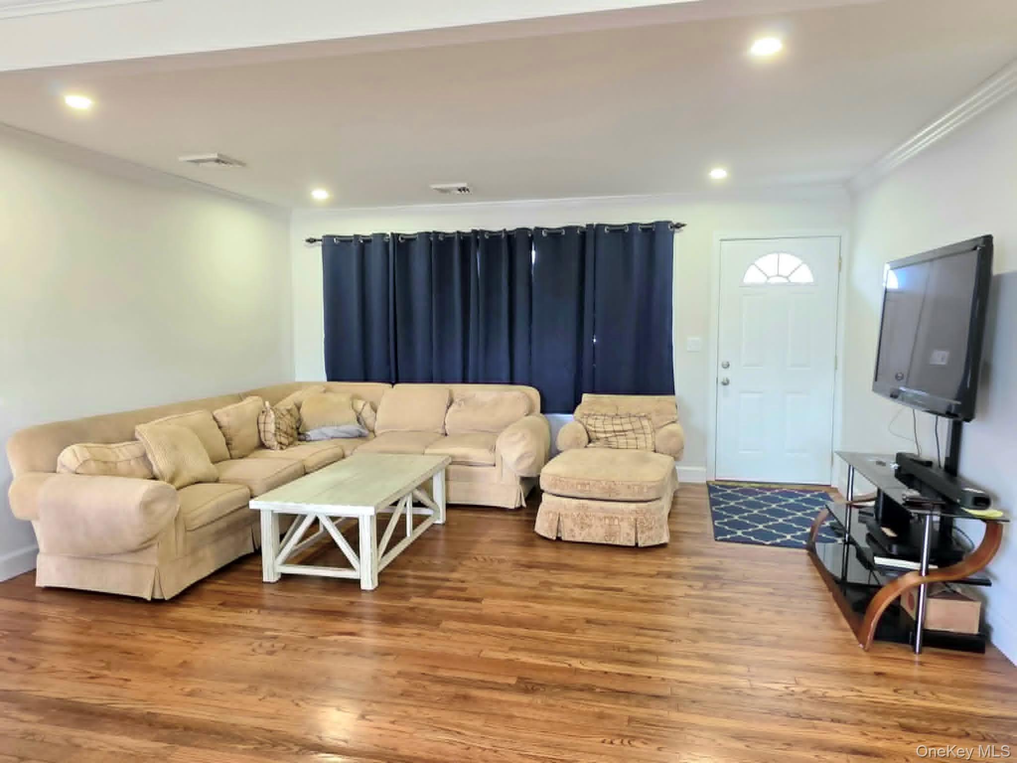 #6 photo, 38 Pentmoor Drive, সাফোক কাউন্টি Mastic , NY 11950