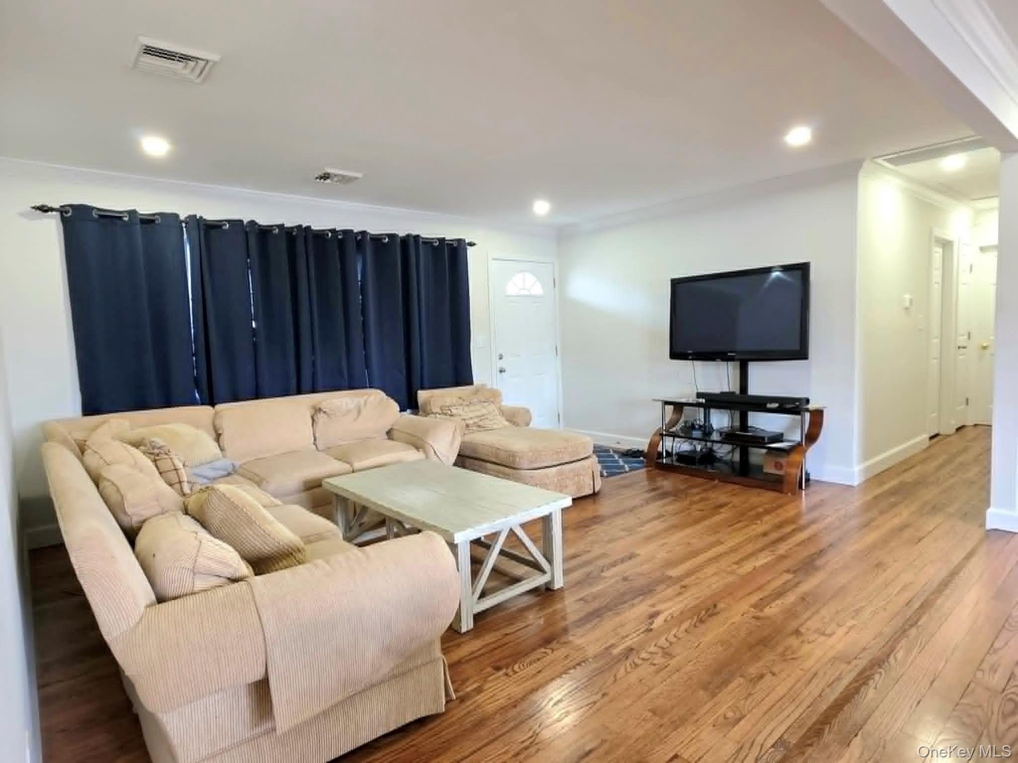 #7 photo, 38 Pentmoor Drive, সাফোক কাউন্টি Mastic , NY 11950