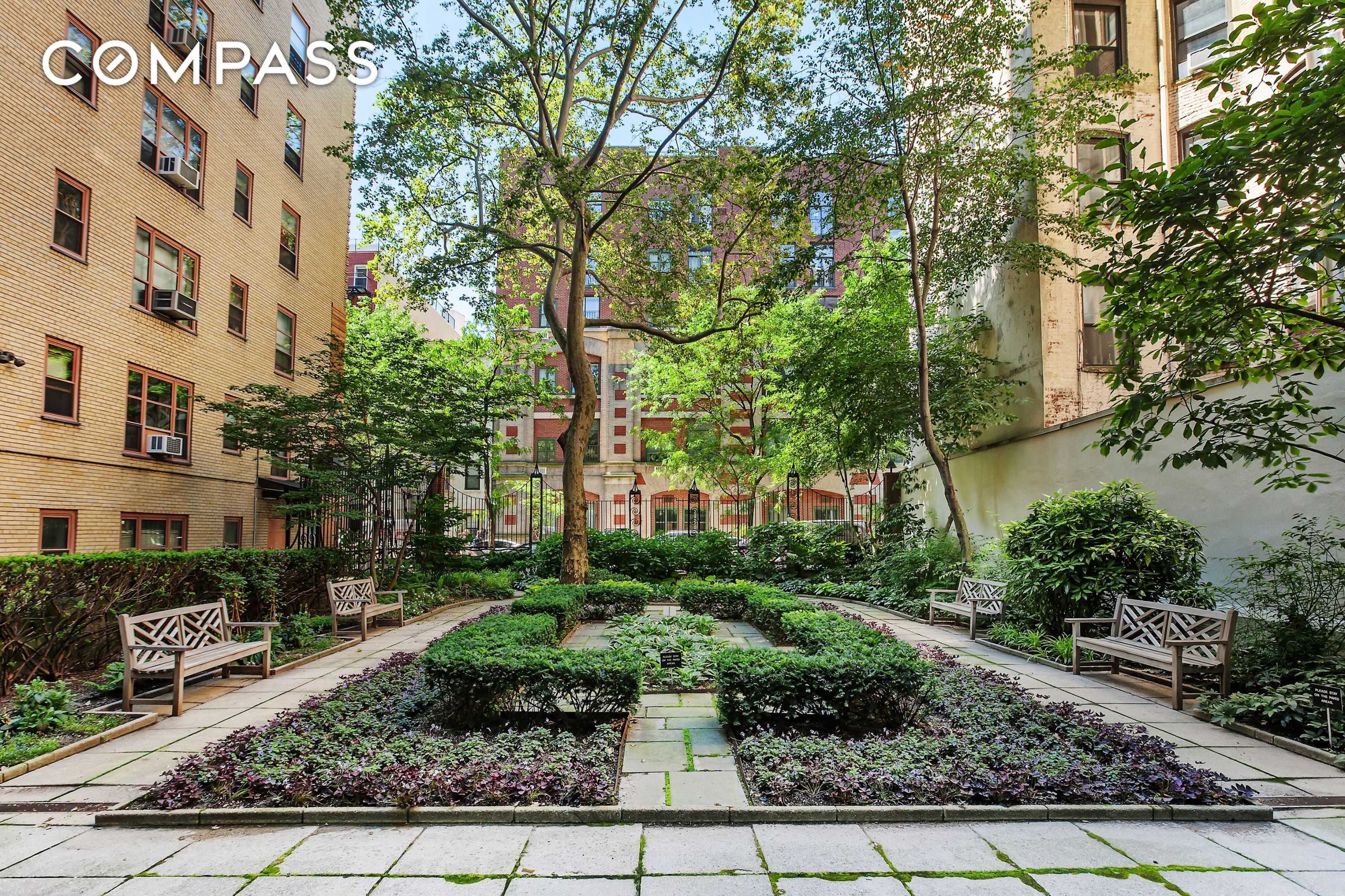 #12 photo, 235 E 22nd Street, 맨해튼 Gramercy Park , NY 10010