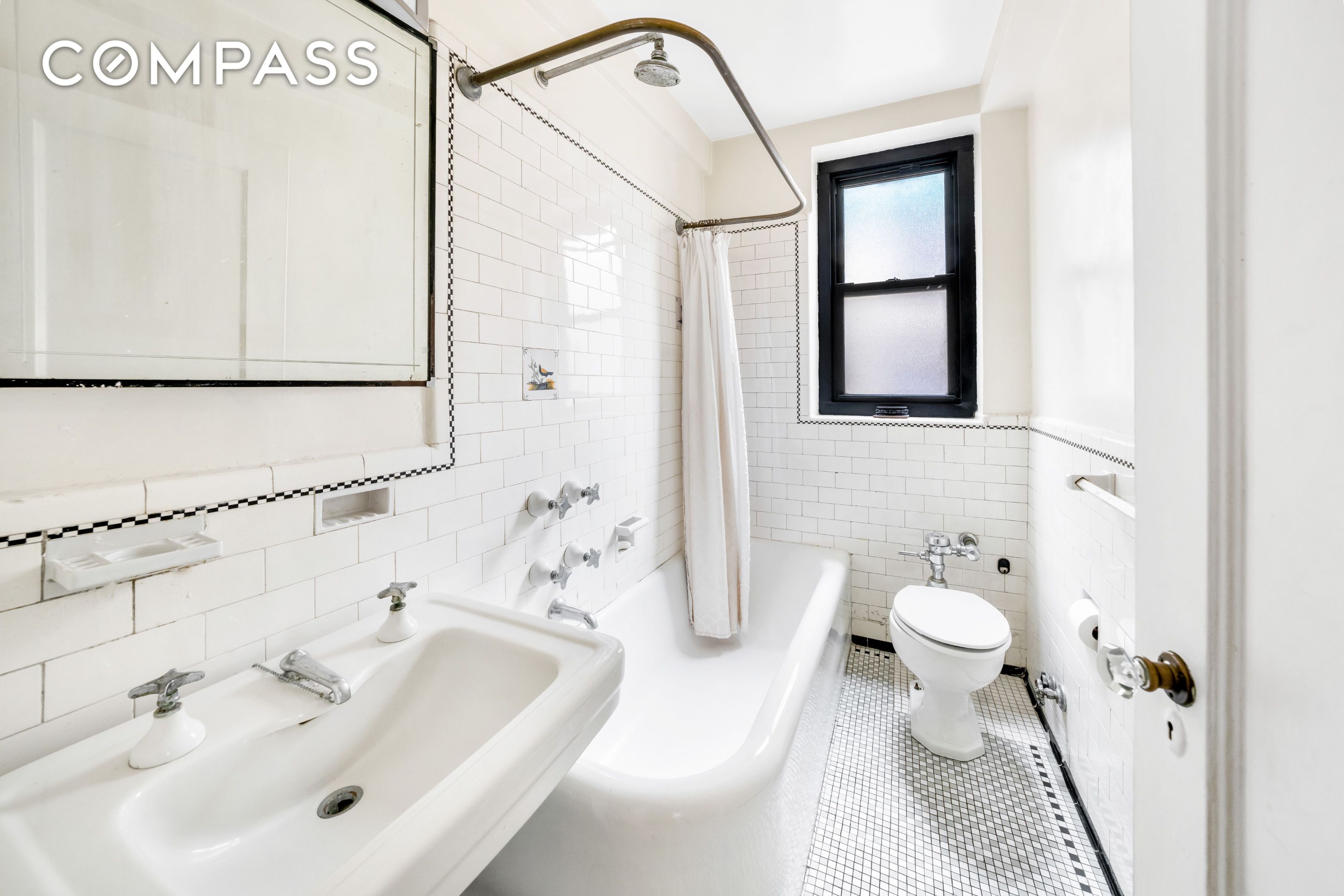 #6 photo, 235 E 22nd Street, 맨해튼 Gramercy Park , NY 10010