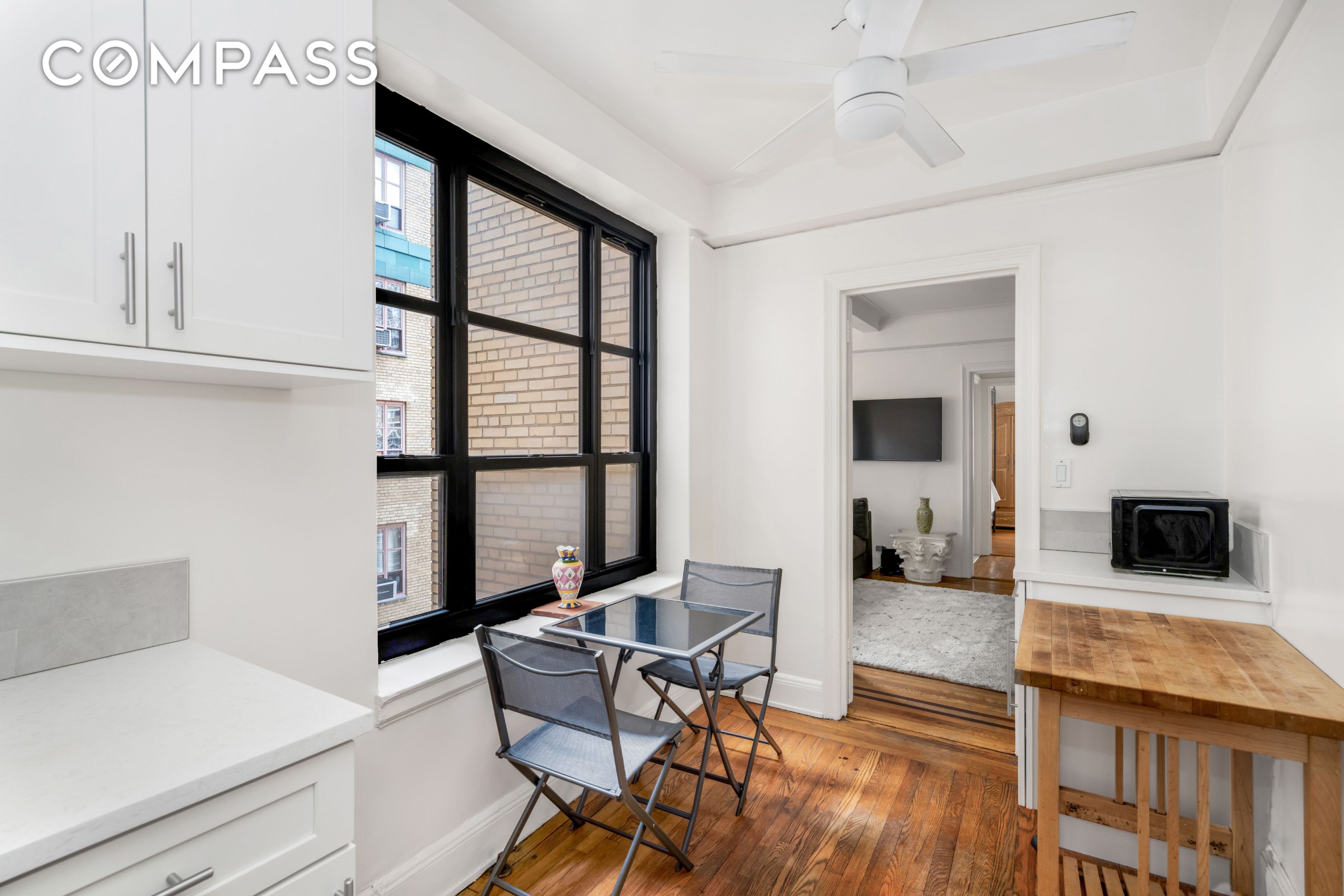 #9 photo, 235 E 22nd Street, 맨해튼 Gramercy Park , NY 10010