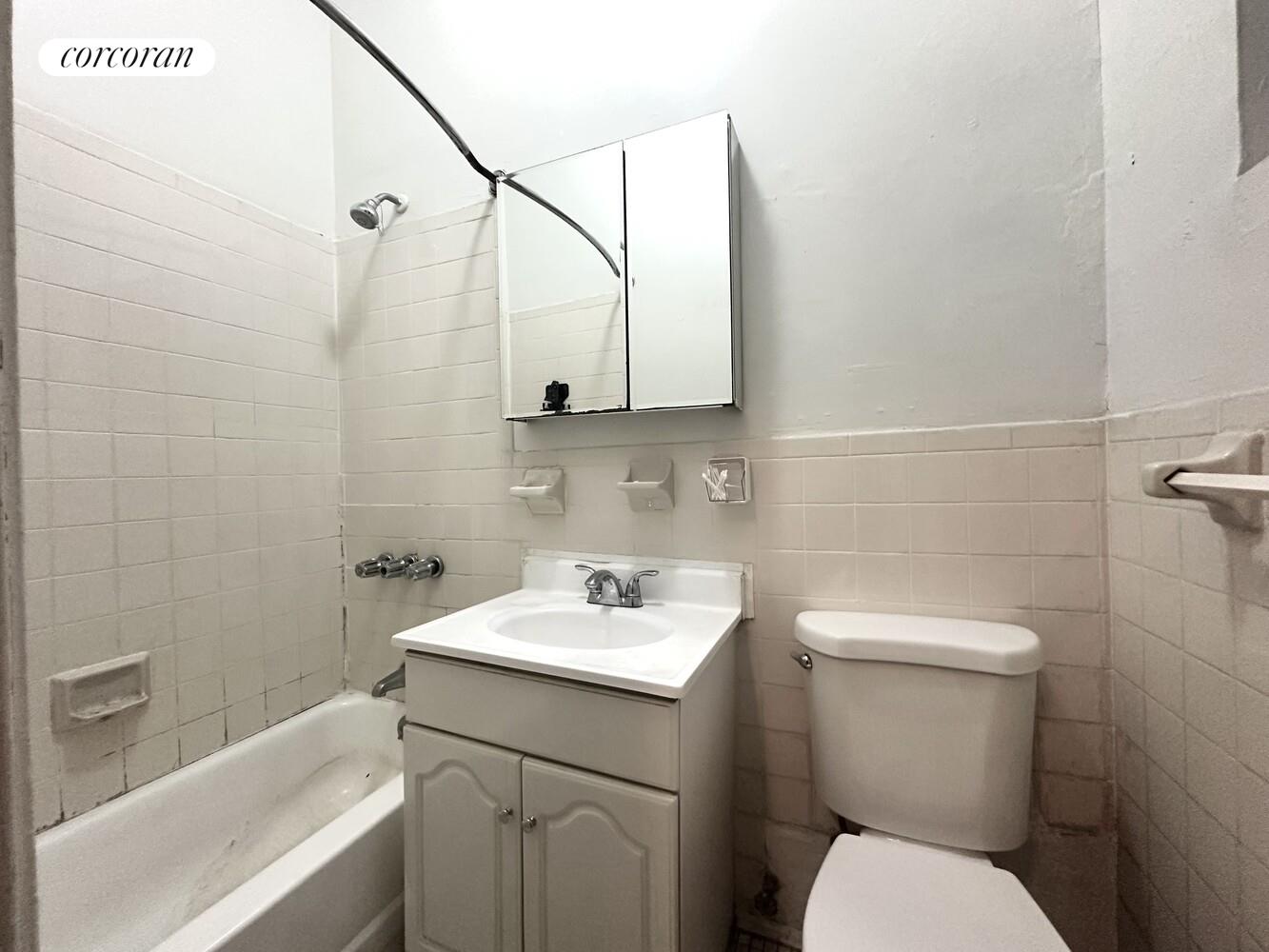 #7 photo, 426 E 66TH Street, ম্যানহাটন Lenox Hill , NY 10021