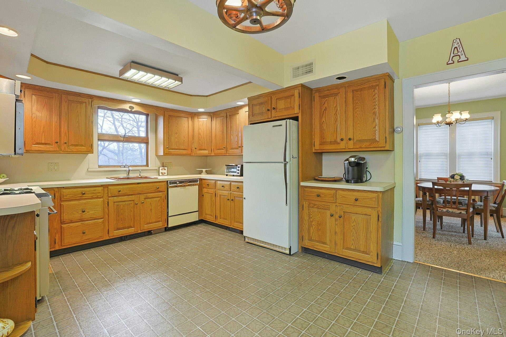 #10 photo, 15 High Street, Tarrytown , NY 10591