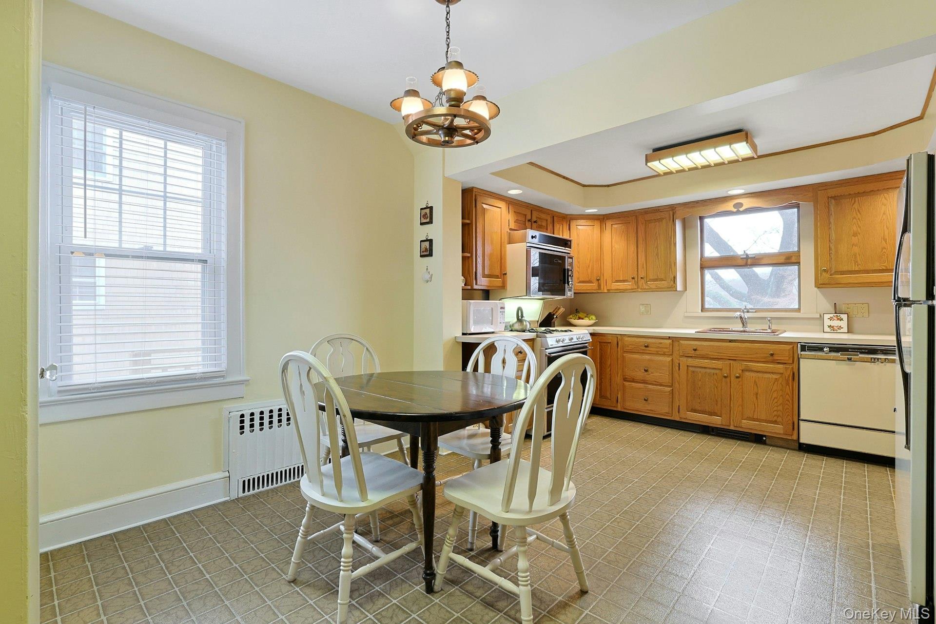 #11 photo, 15 High Street, Tarrytown , NY 10591