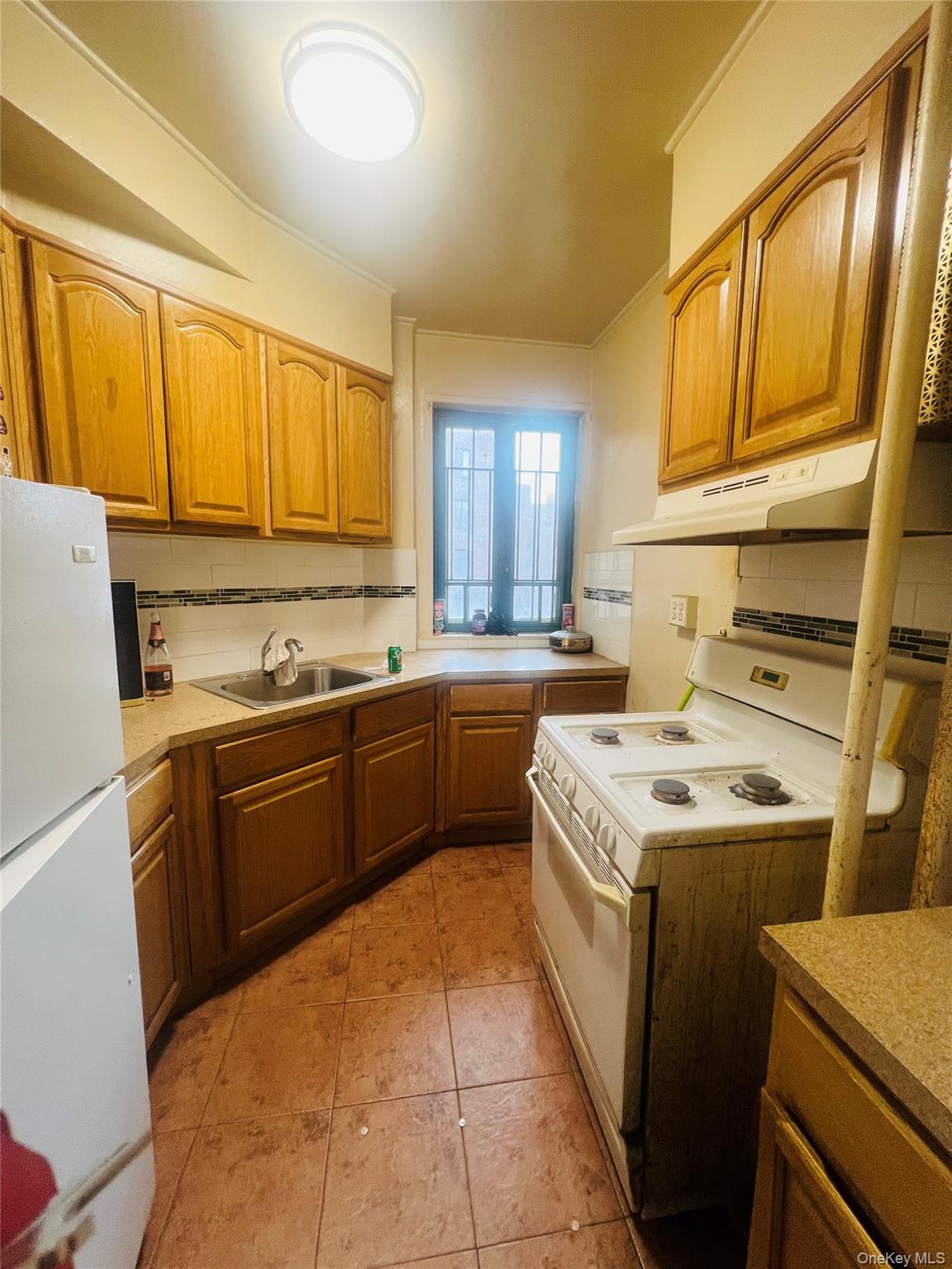 #2 photo, 1651 Metropolitan Avenue, ব্রঙ্কস Bronx , NY 10462