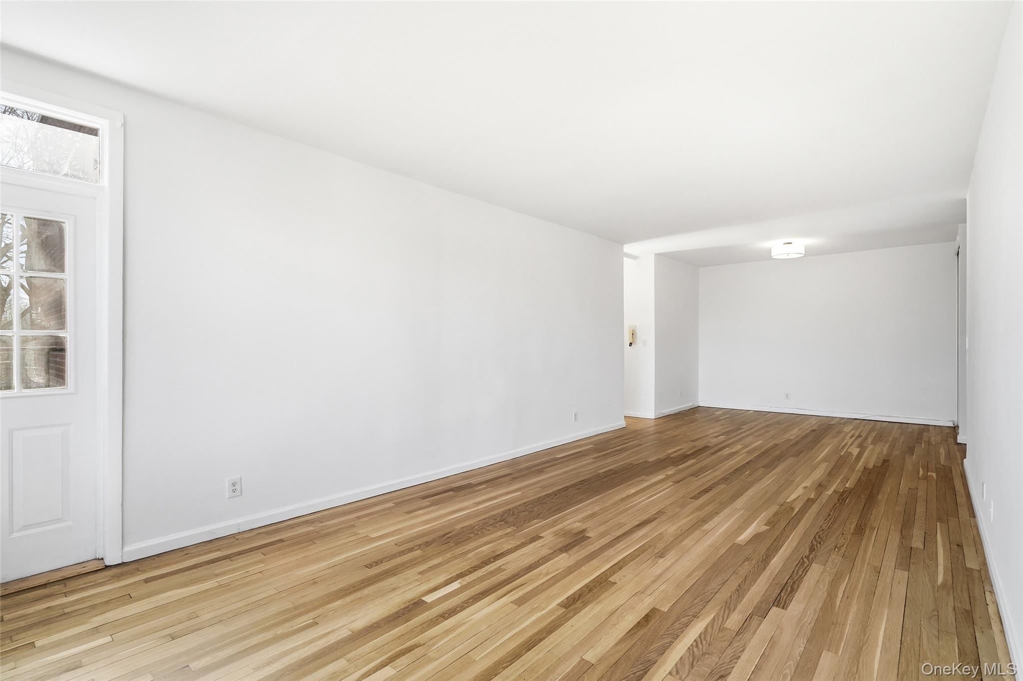 #3 photo, 953 W Boston Post Road, Mamaroneck , NY 10543