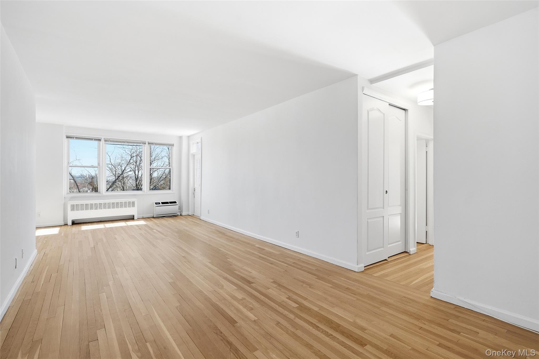 #5 photo, 953 W Boston Post Road, Mamaroneck , NY 10543