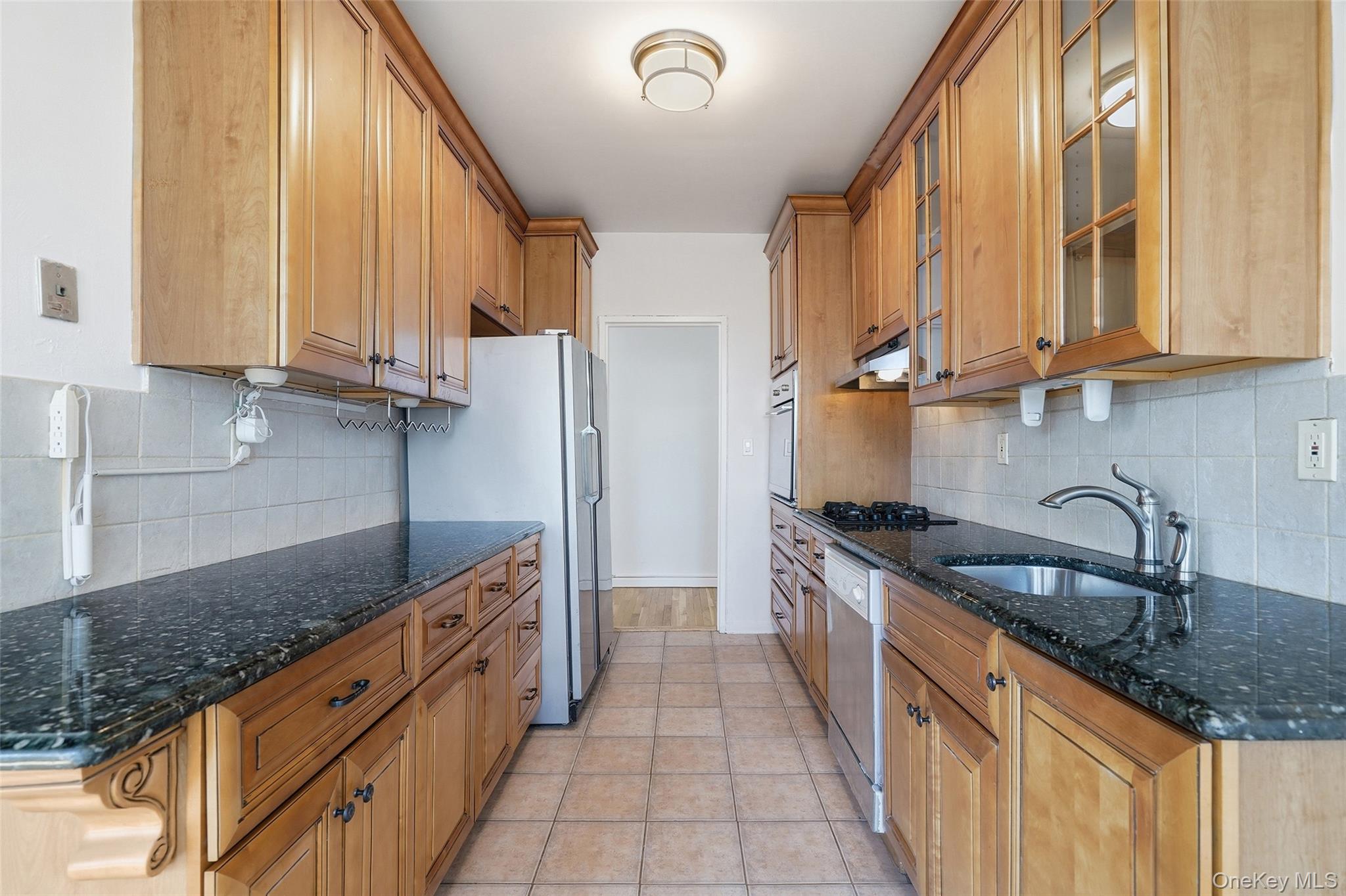 #8 photo, 953 W Boston Post Road, Mamaroneck , NY 10543