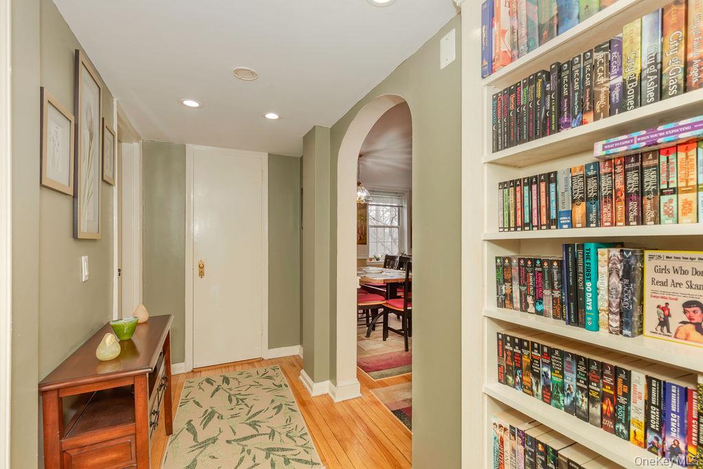 #20 photo, 1328 Midland Avenue, ব্রঙ্কস Bronxville , NY 10708