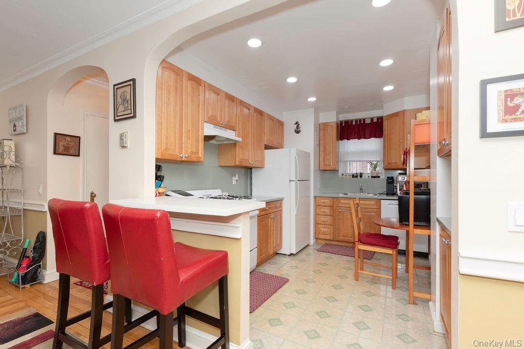 #4 photo, 1328 Midland Avenue, ব্রঙ্কস Bronxville , NY 10708