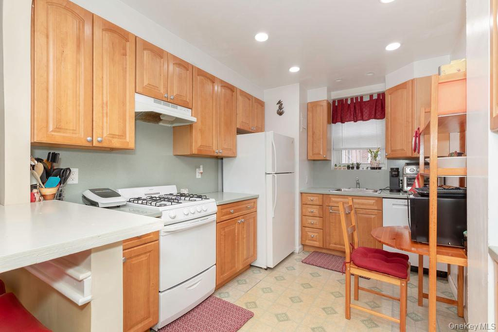 #6 photo, 1328 Midland Avenue, ব্রঙ্কস Bronxville , NY 10708