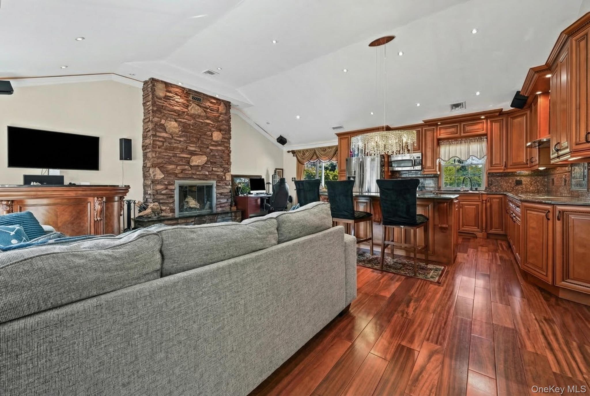 #11 photo, 16 Tudor Road, নাসাউ কাউন্টি Hicksville , NY 11801