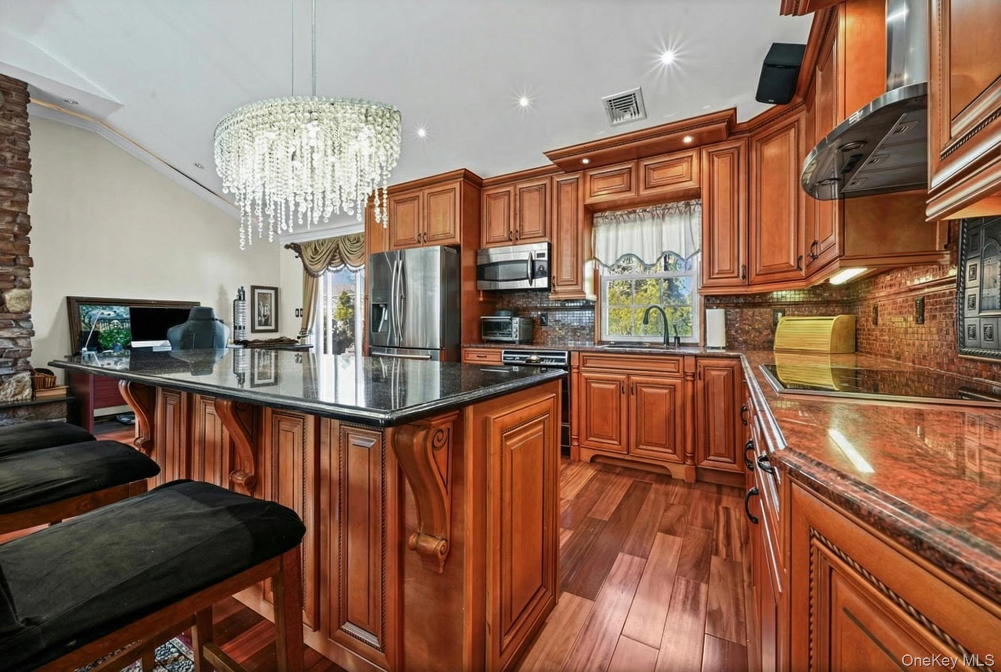 #12 photo, 16 Tudor Road, নাসাউ কাউন্টি Hicksville , NY 11801