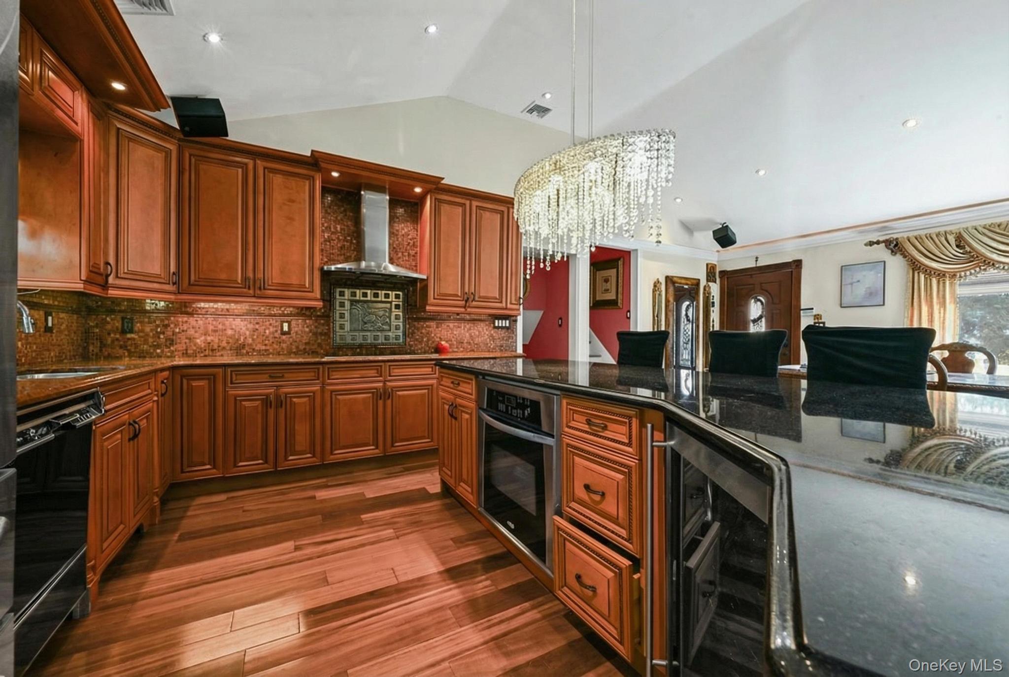 #14 photo, 16 Tudor Road, নাসাউ কাউন্টি Hicksville , NY 11801