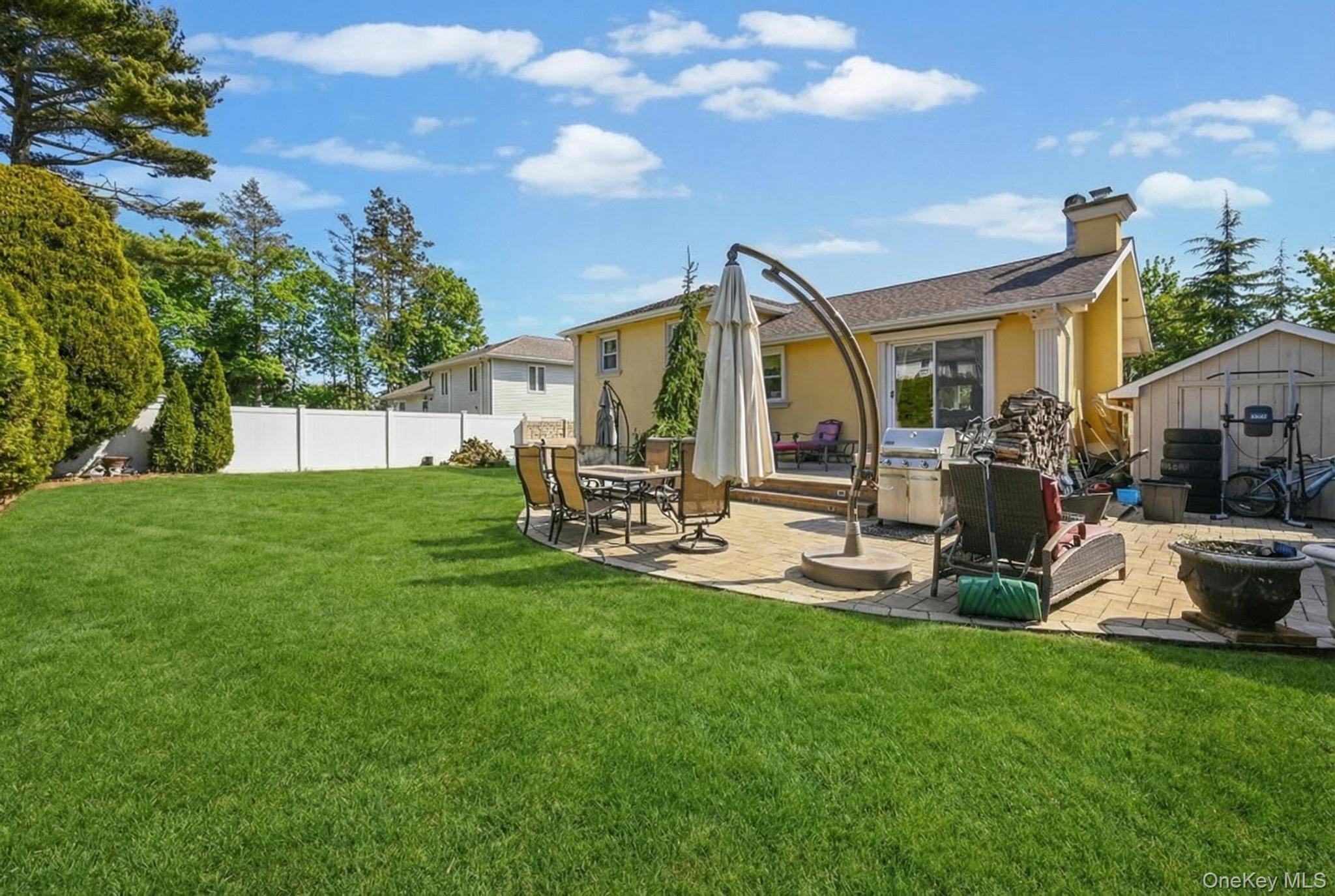 #4 photo, 16 Tudor Road, নাসাউ কাউন্টি Hicksville , NY 11801