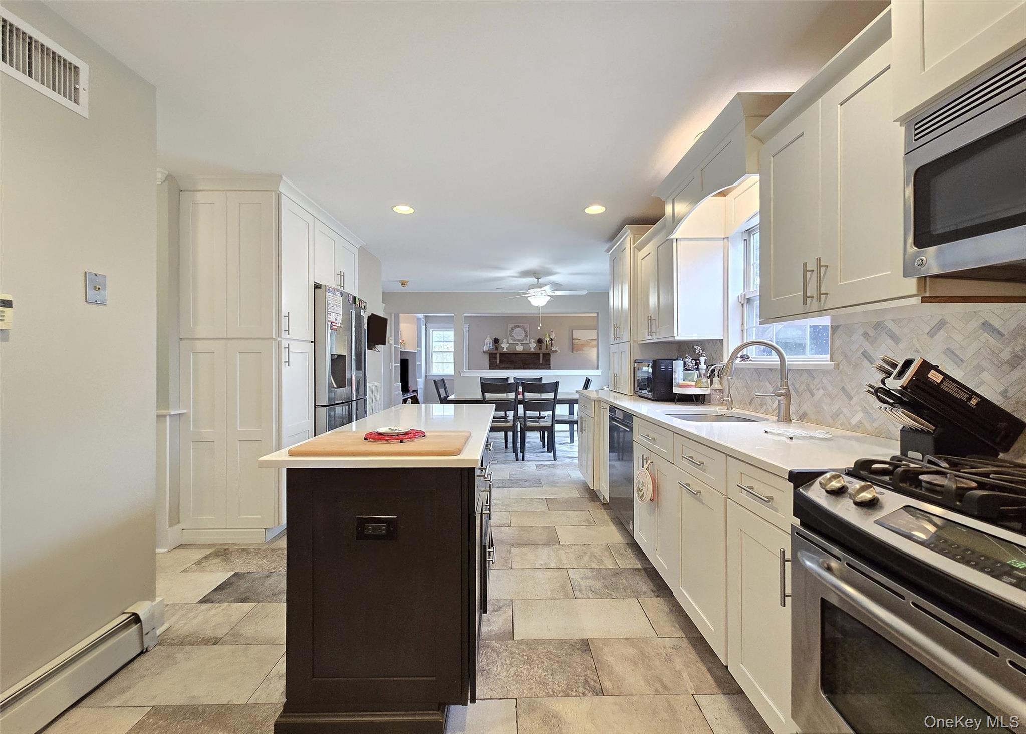 #10 photo, 9 Keystone Court, সাফোক কাউন্টি Centereach , NY 11720