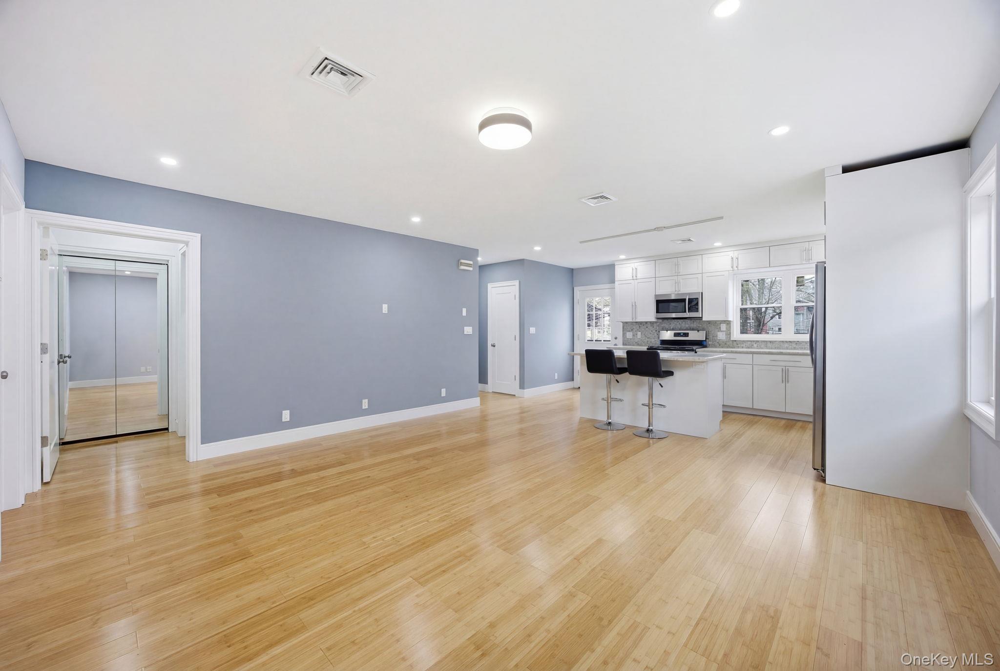 #11 photo, 96 Coale, স্ট্যাটেন আইল্যান্ড Staten Island , NY 10314