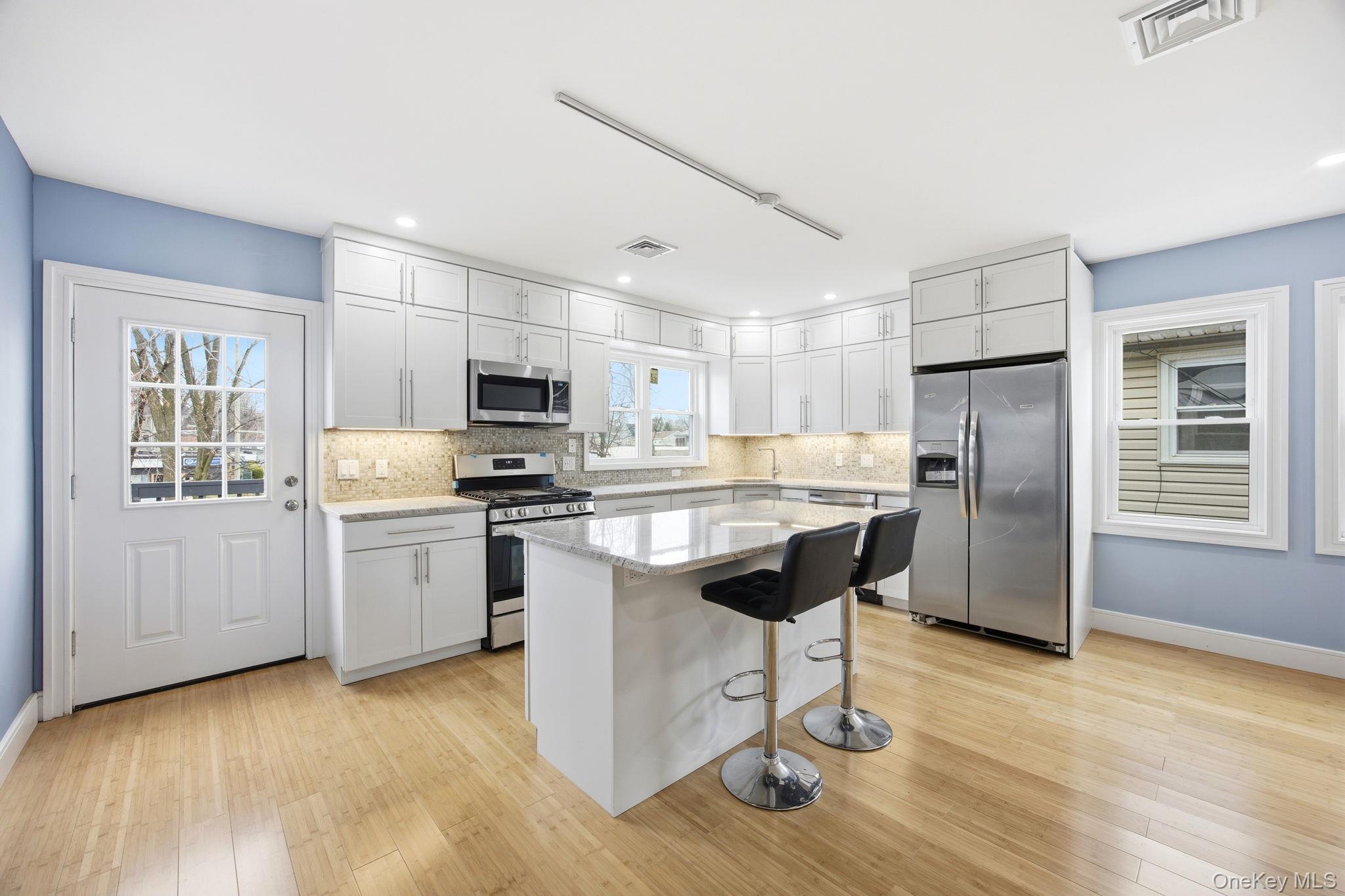 #5 photo, 96 Coale, স্ট্যাটেন আইল্যান্ড Staten Island , NY 10314