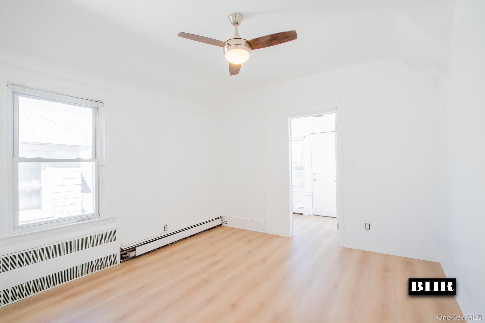 #16 photo, 154 Beaumont Street, ব্রুকলিন Brooklyn , NY 11235