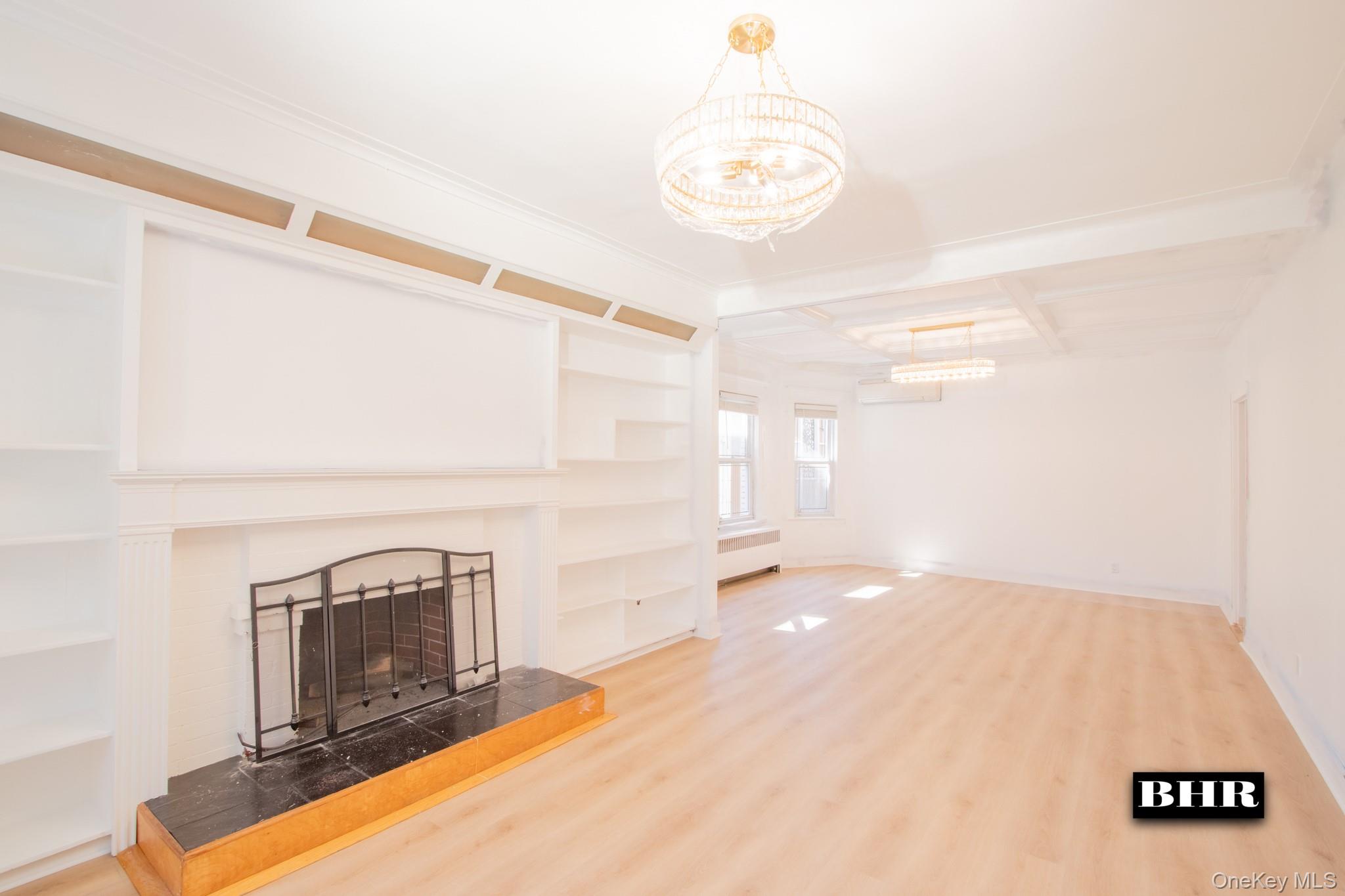 #2 photo, 154 Beaumont Street, ব্রুকলিন Brooklyn , NY 11235