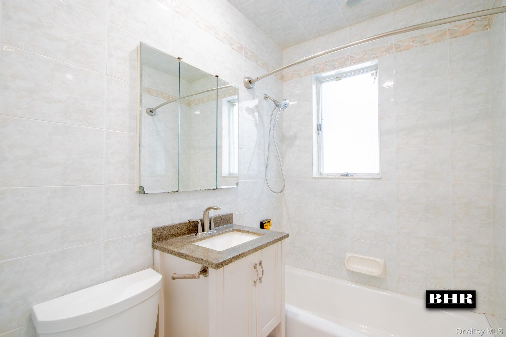 #7 photo, 154 Beaumont Street, ব্রুকলিন Brooklyn , NY 11235