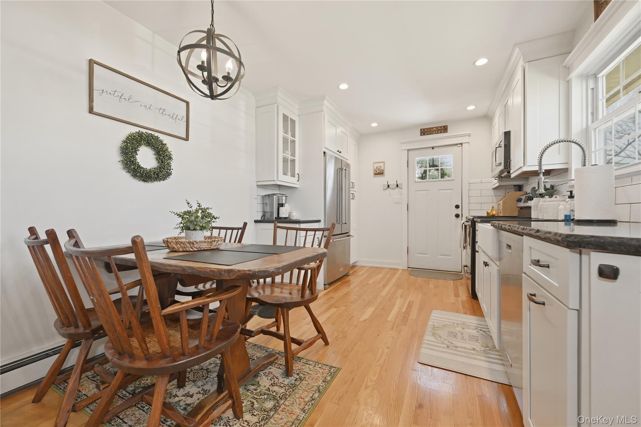 #13 photo, 27 Chester Street, সাফোক কাউন্টি East Northport , NY 11731