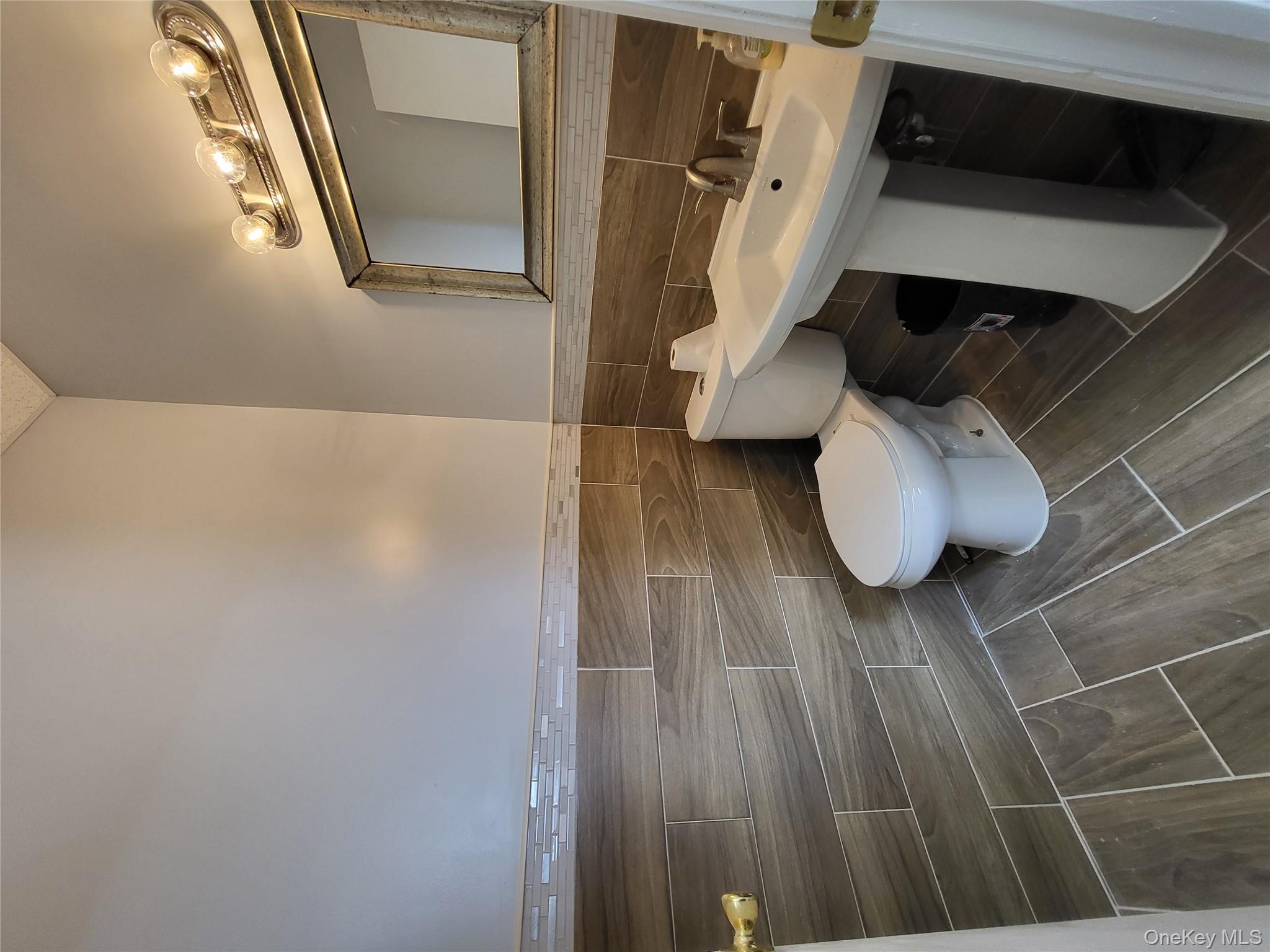 #11 photo, 55 Broadway, নাসাউ কাউন্টি Hicksville , NY 11801