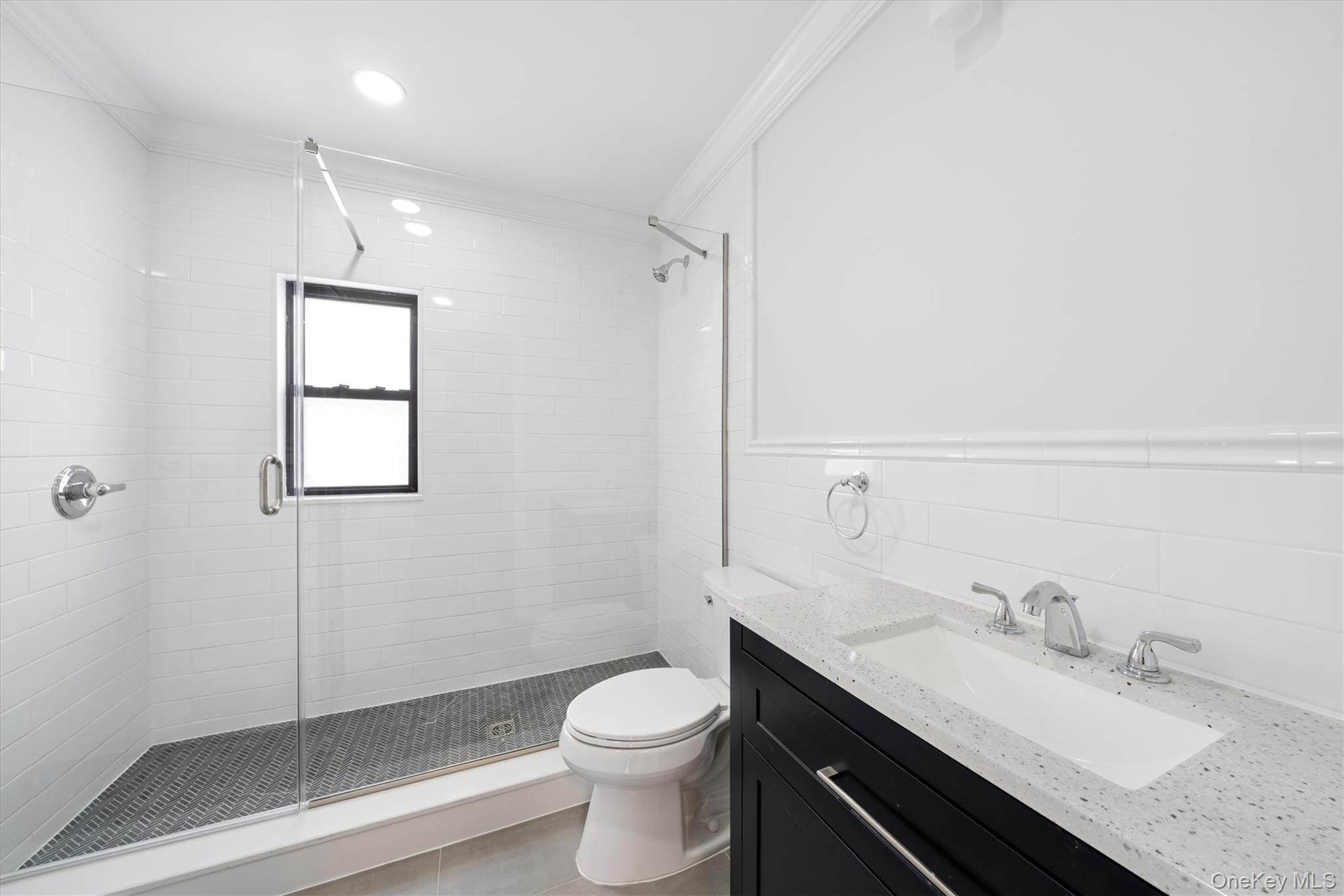 #16 photo, 85-55 67Th Road, कुईंस Rego Park , NY 11374